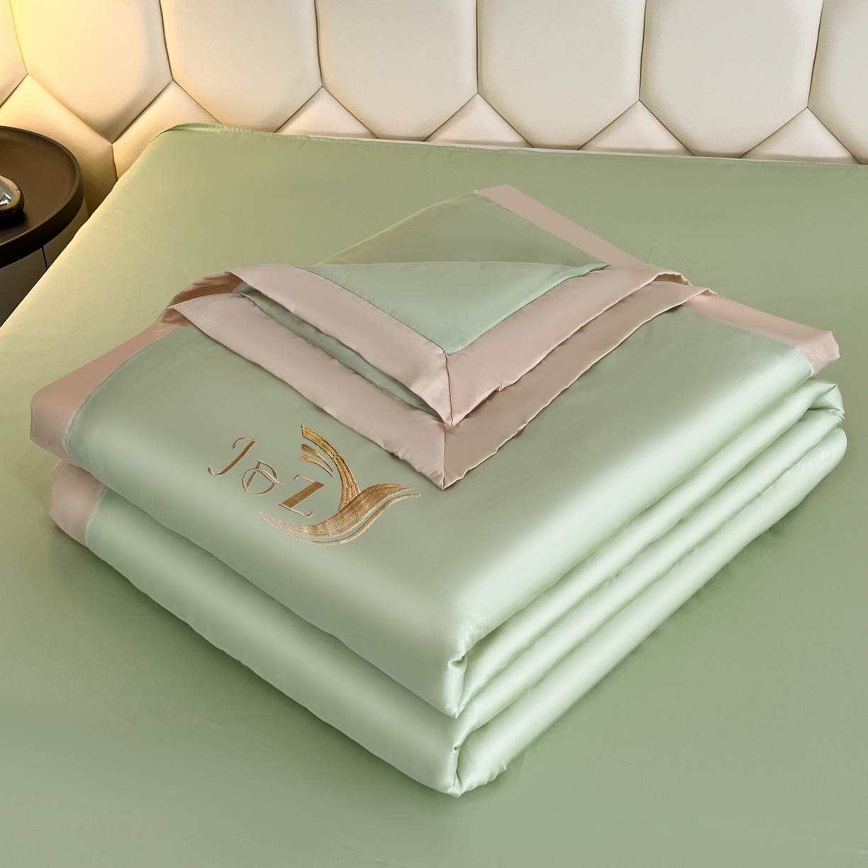 91家纺网 家纺一手货源 找家纺 蕾诺家纺 2026新款水洗真丝夏被纯色宽边夏被 水洗真丝-嫩芽绿