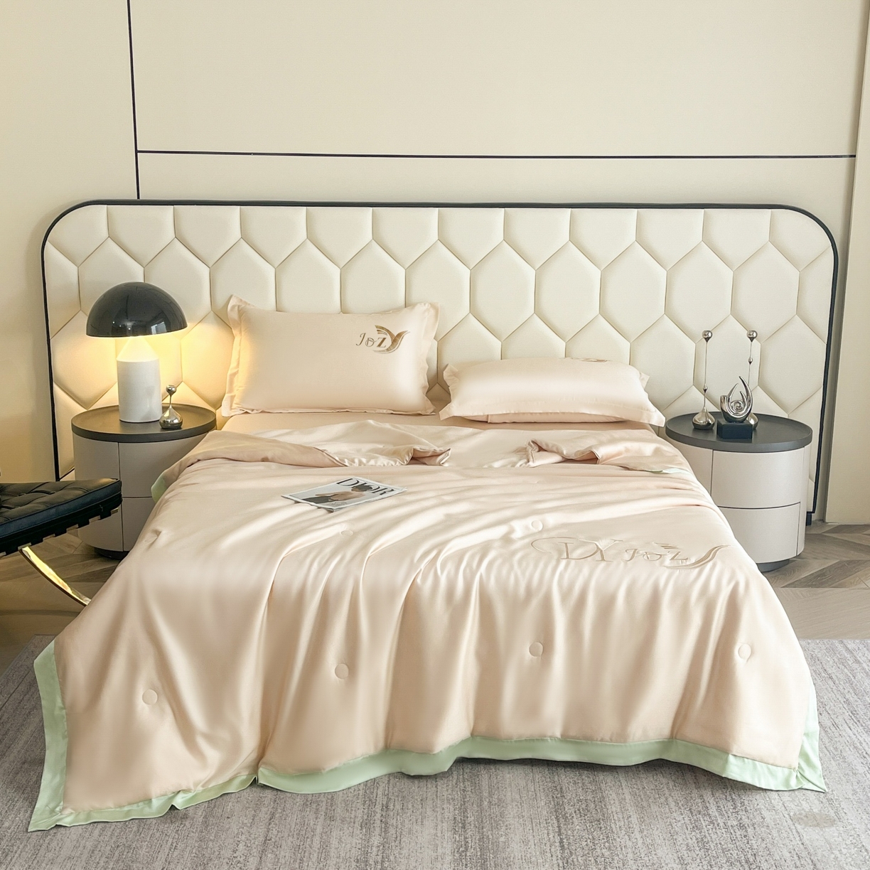 91家纺网 家纺一手货源 找家纺 蕾诺家纺 2026新款水洗真丝夏被纯色宽边夏被 水洗真丝-香槟金