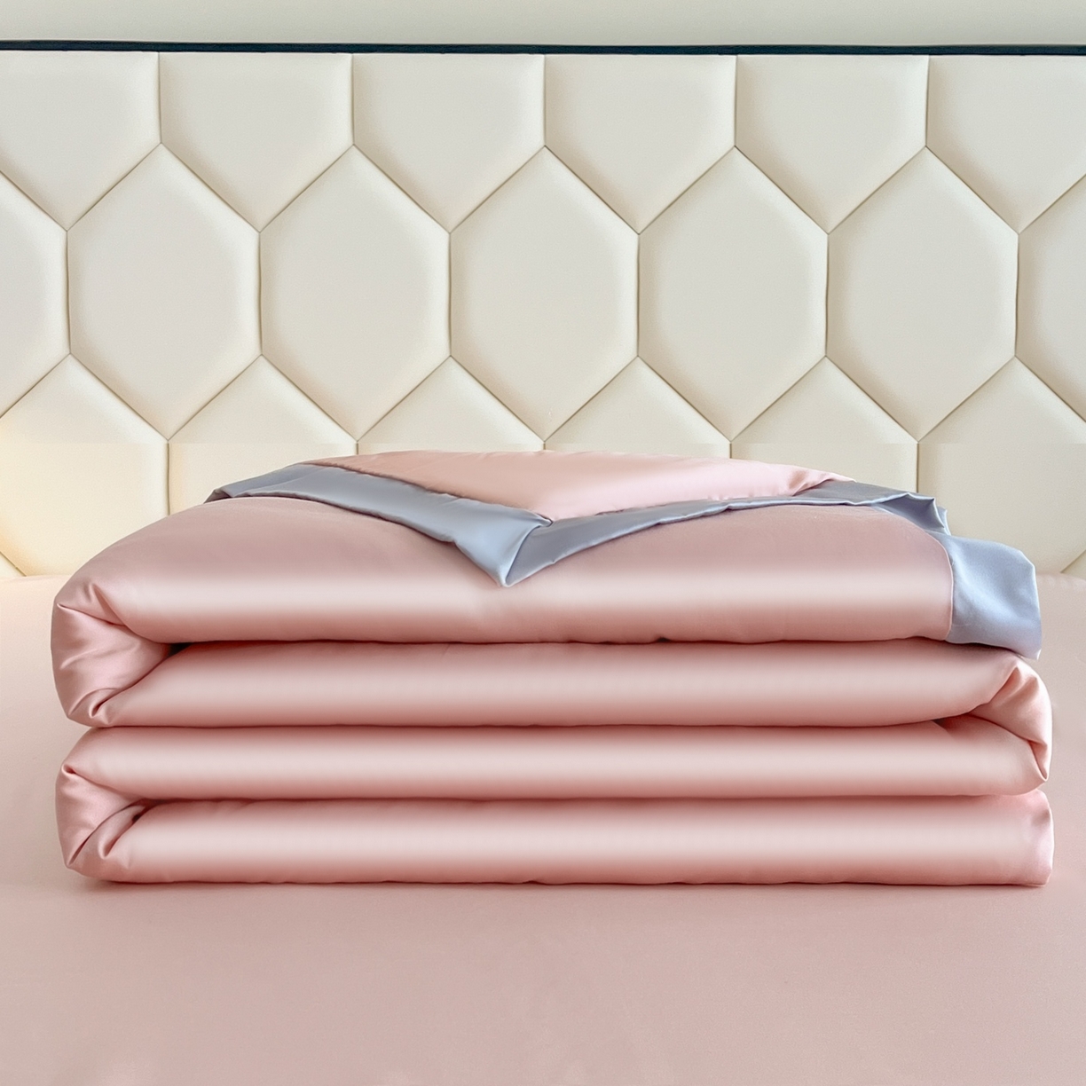 91家纺网 家纺一手货源 找家纺 蕾诺家纺 2026新款水洗真丝夏被纯色宽边夏被 水洗真丝-胭脂粉