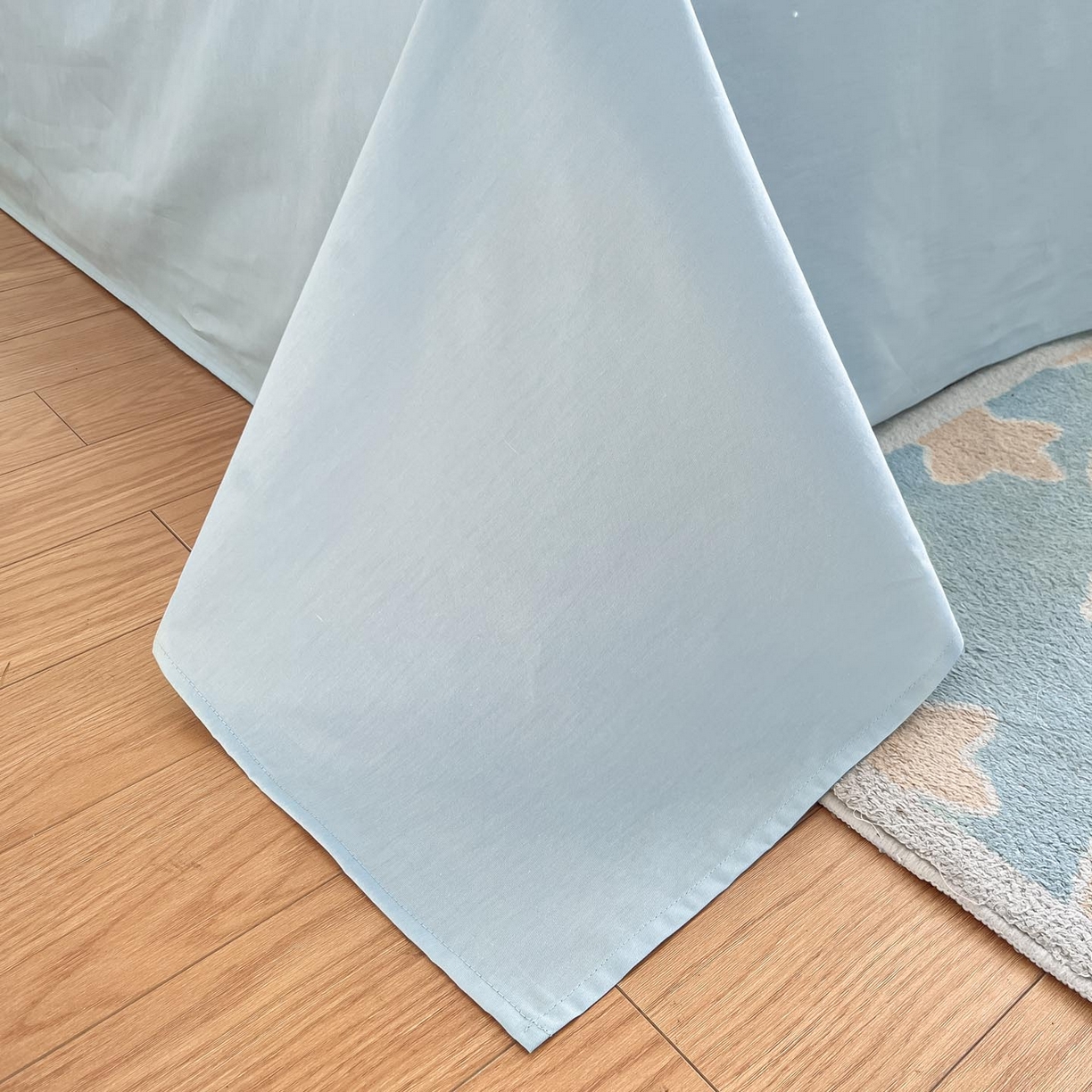 91家纺网 家纺一手货源 找家纺 涵宸家纺 2026新款全棉印花毛巾绣四件套 活力企鹅