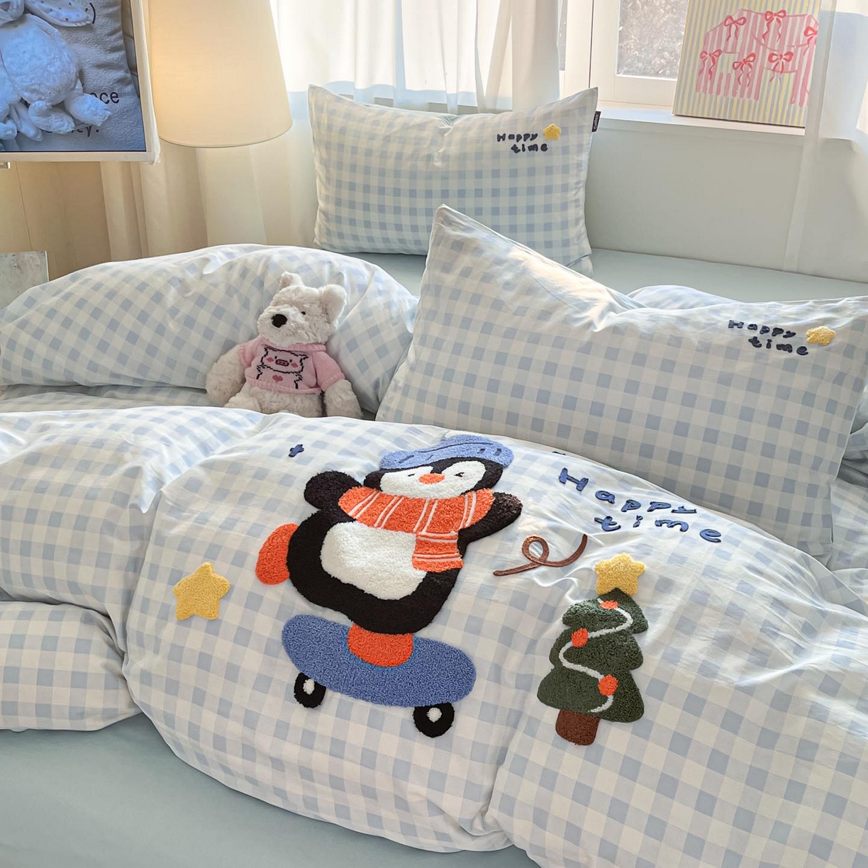 91家纺网 家纺一手货源 找家纺 涵宸家纺 2026新款全棉印花毛巾绣四件套 活力企鹅