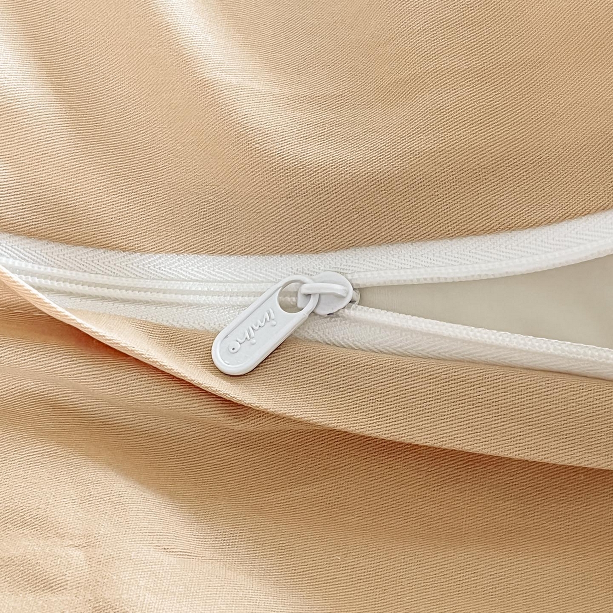 91家纺网 家纺一手货源 找家纺 涵宸家纺 2026新款全棉印花毛巾绣四件套 鹿遇时光