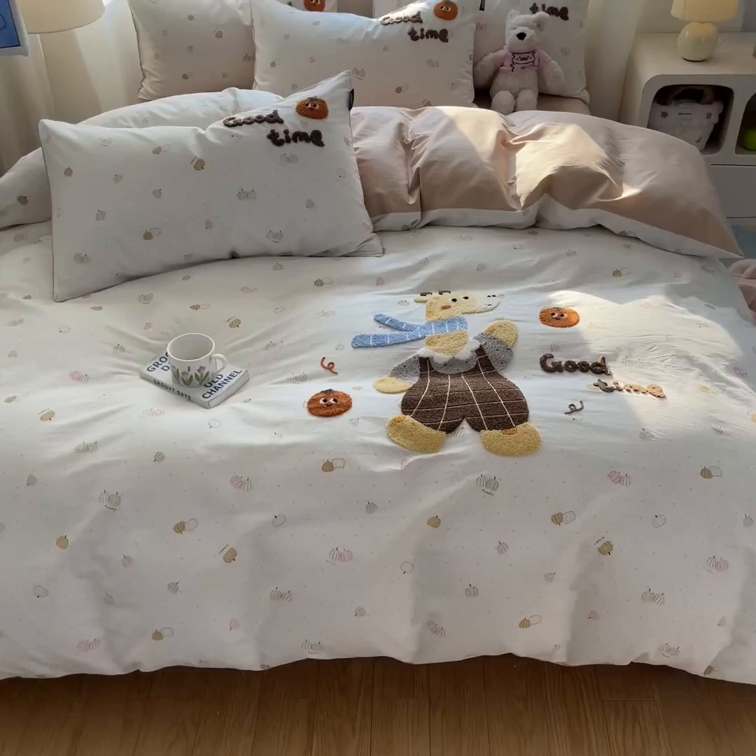 91家纺网 家纺一手货源 找家纺 涵宸家纺 2026新款全棉印花毛巾绣四件套 鹿遇时光