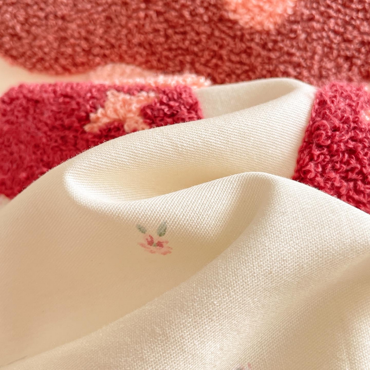 91家纺网 家纺一手货源 找家纺 涵宸家纺 2026新款全棉印花毛巾绣四件套 甜心兔