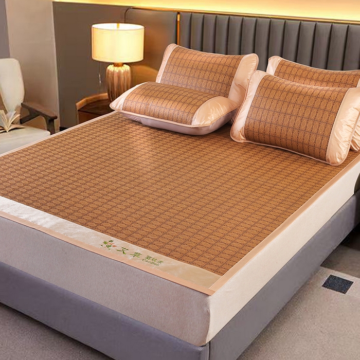 91家纺网 家纺一手货源 找家纺 步步高席业 2026新款艾草刺绣宽边凉席藤席 罗马格