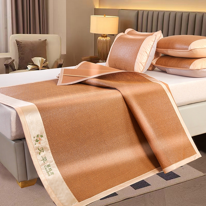 91家纺网 家纺一手货源 找家纺 步步高席业 2026新款艾草刺绣宽边凉席藤席 饼干花