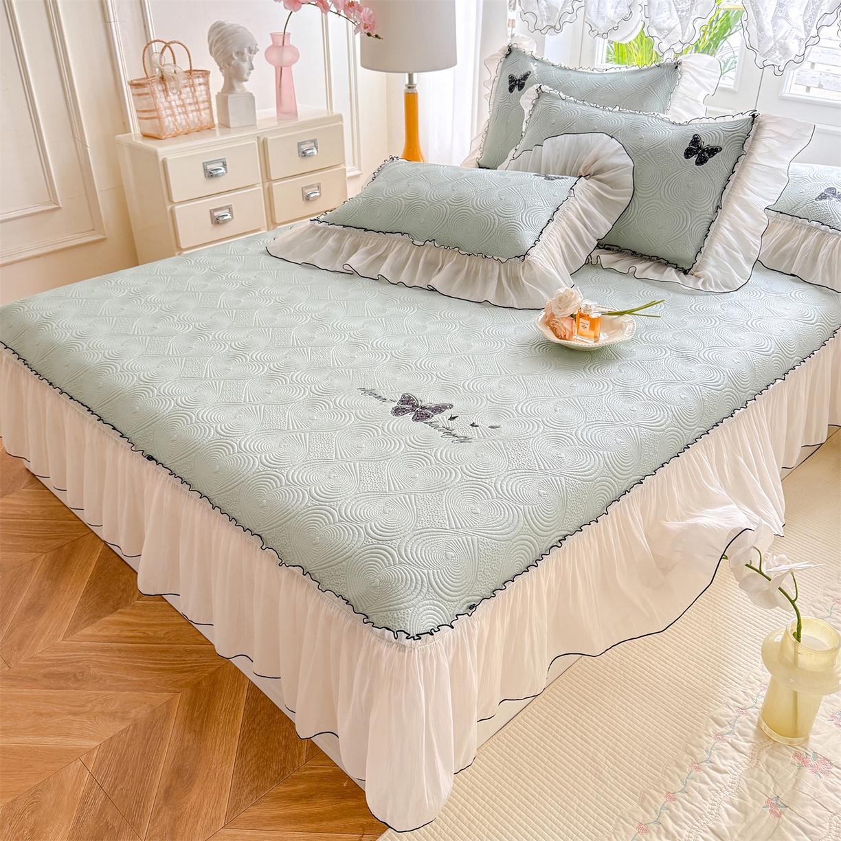 91家纺网 家纺一手货源 找家纺 优贝家纺 2026新款-高克重PE聚乙中分子提花刺绣法式花边复合凉感软席 蝶恋-湖水绿