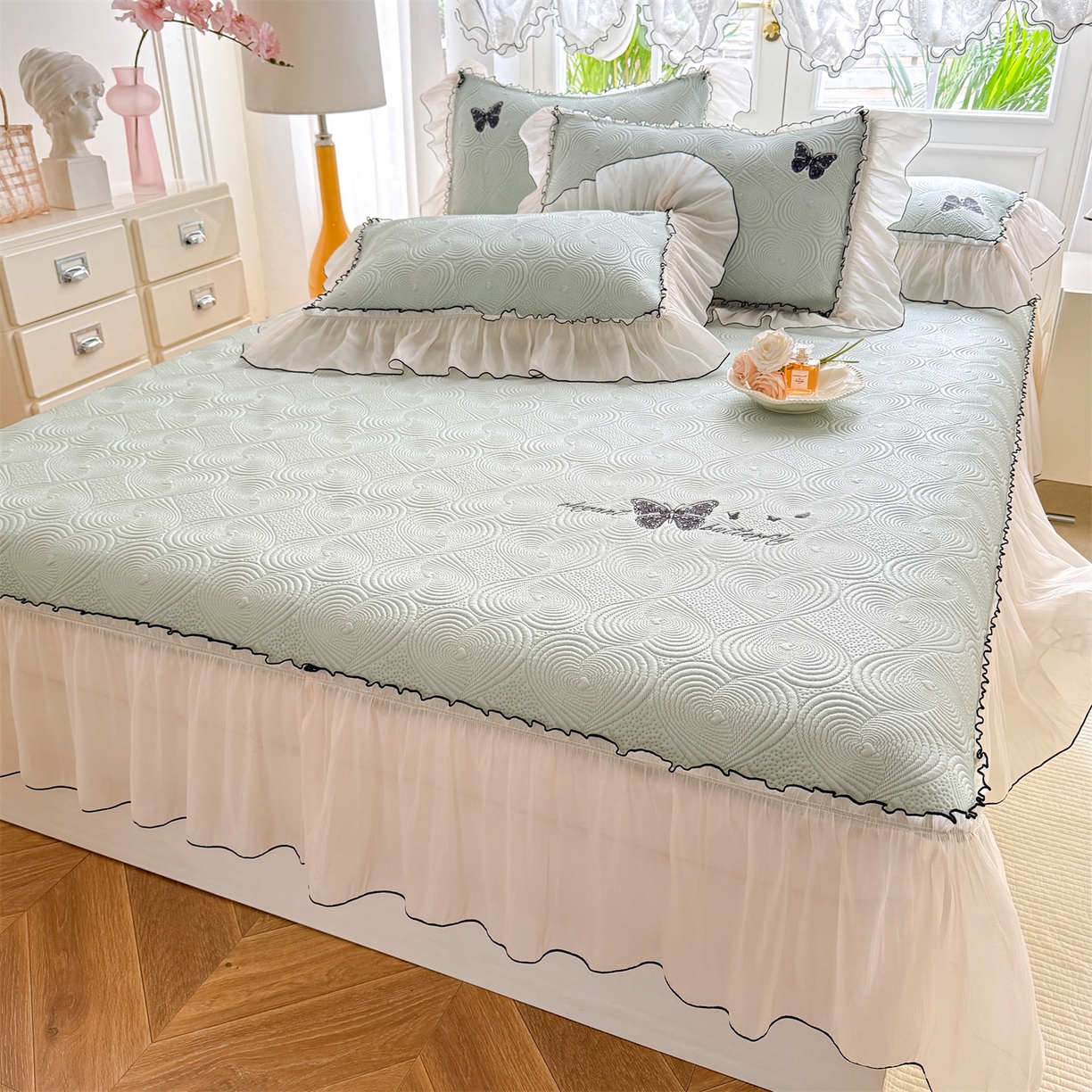 91家纺网 家纺一手货源 找家纺 优贝家纺 2026新款-高克重PE聚乙中分子提花刺绣法式花边复合凉感软席 蝶恋-湖水绿