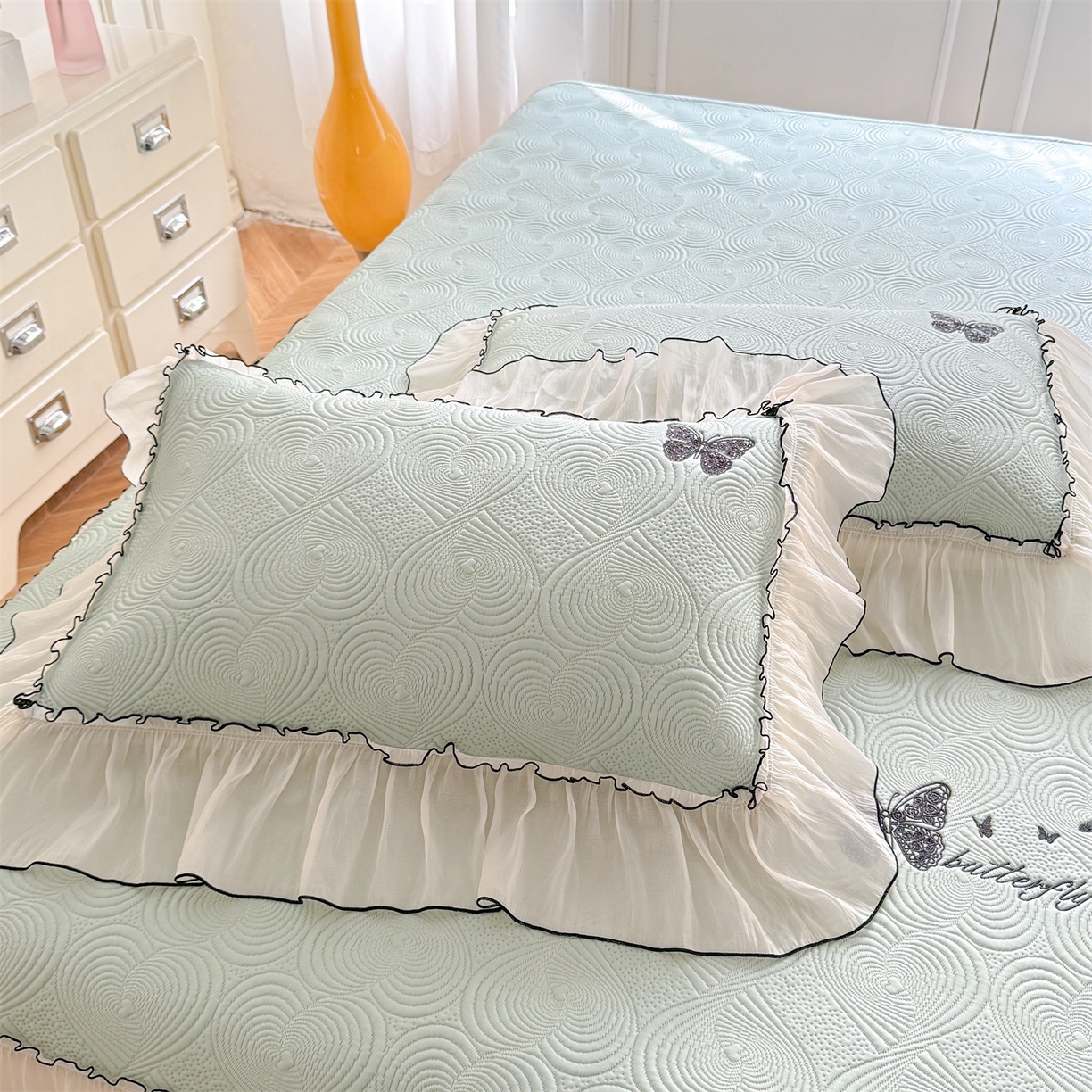 91家纺网 家纺一手货源 找家纺 优贝家纺 2026新款-高克重PE聚乙中分子提花刺绣法式花边复合凉感软席 蝶恋-湖水绿