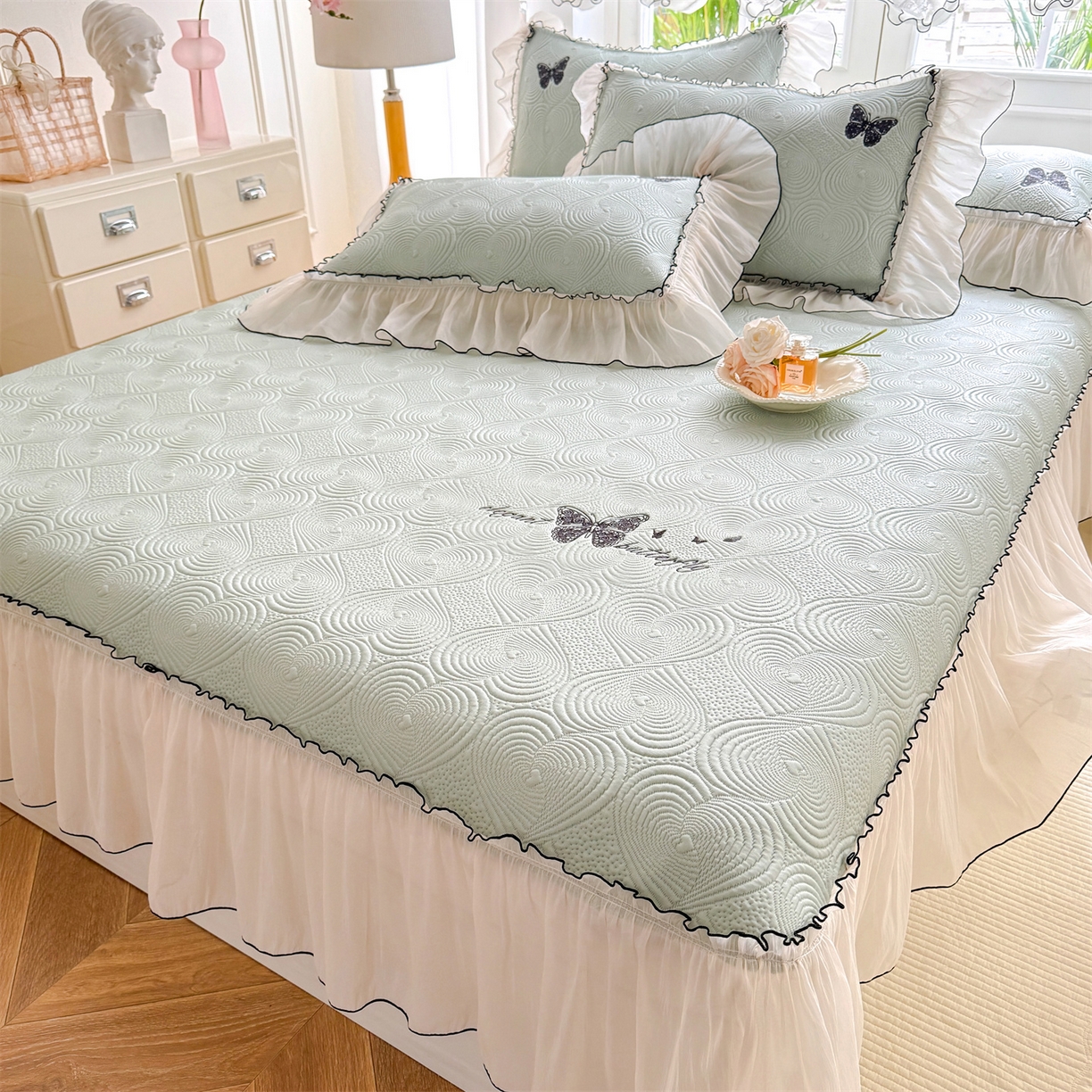 91家纺网 家纺一手货源 找家纺 优贝家纺 2026新款-高克重PE聚乙中分子提花刺绣法式花边复合凉感软席 蝶恋-湖水绿