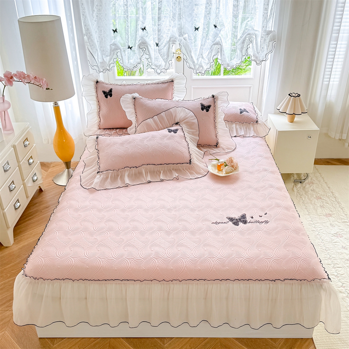 91家纺网 家纺一手货源 找家纺 优贝家纺 2026新款-高克重PE聚乙中分子提花刺绣法式花边复合凉感软席 蝶恋-蜜桃粉