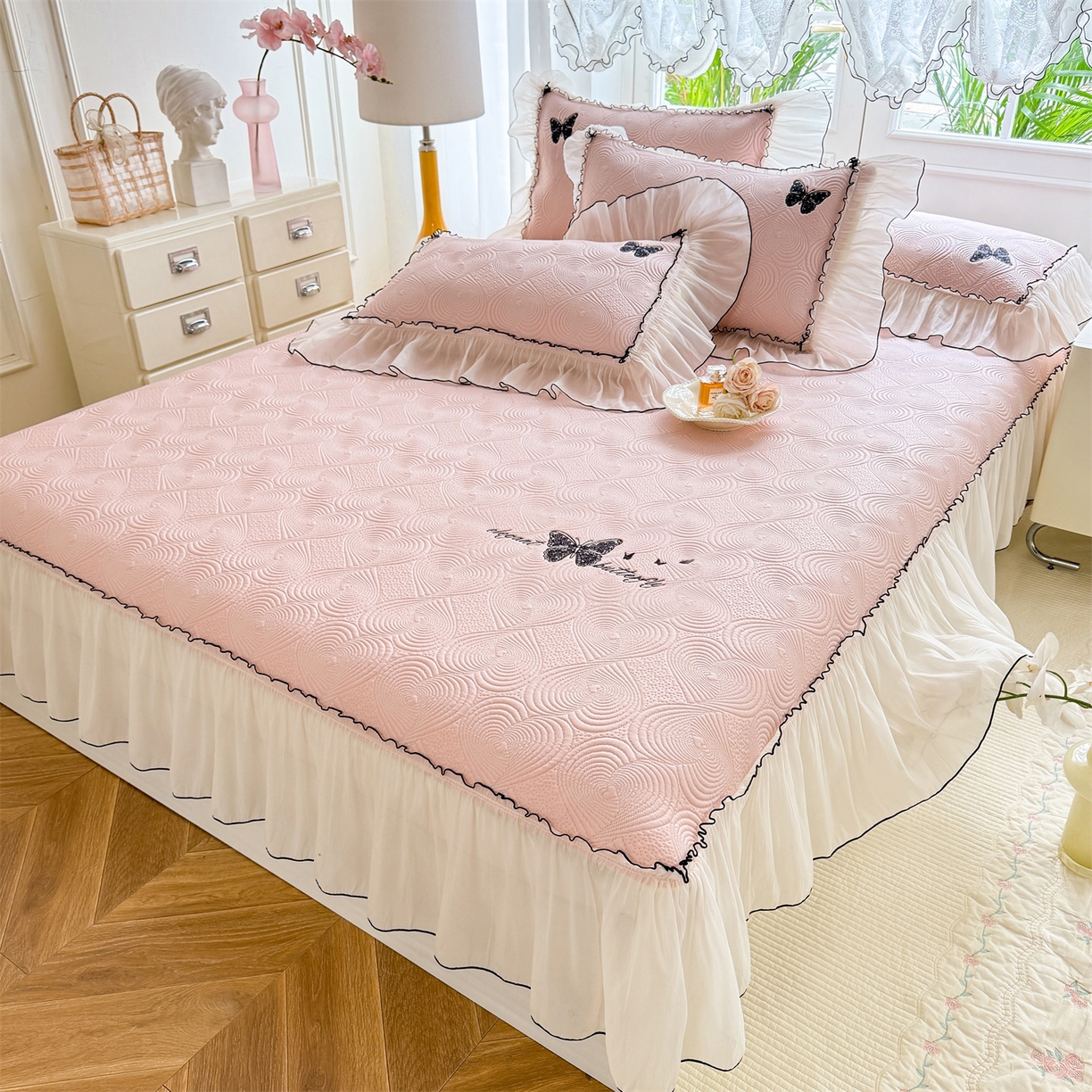 91家纺网 家纺一手货源 找家纺 优贝家纺 2026新款-高克重PE聚乙中分子提花刺绣法式花边复合凉感软席 蝶恋-蜜桃粉