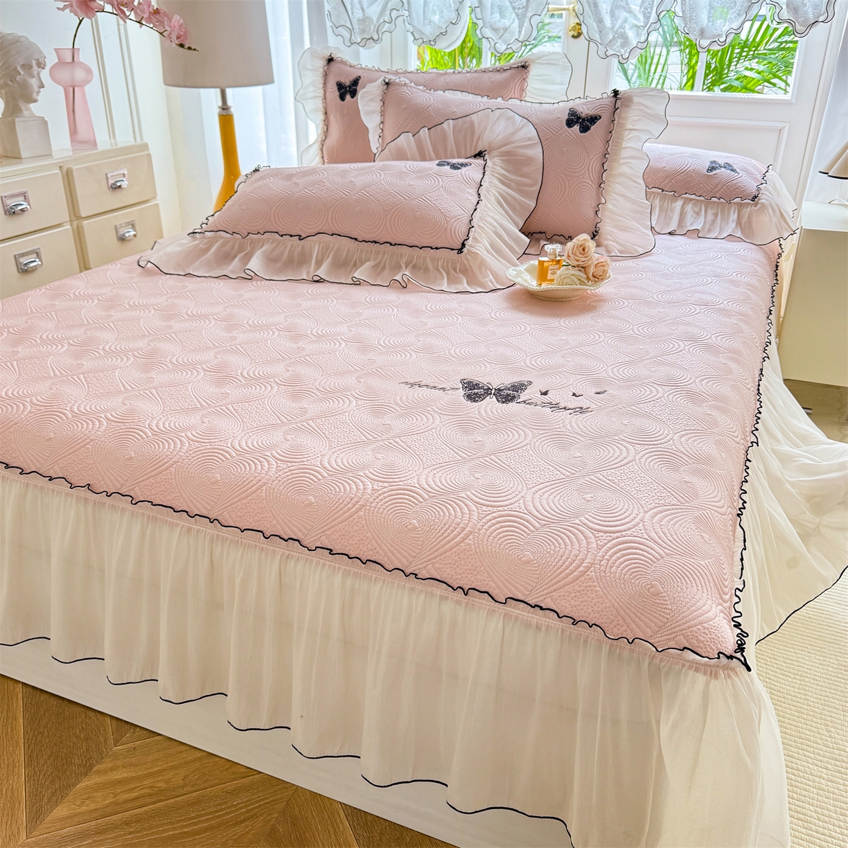 91家纺网 家纺一手货源 找家纺 优贝家纺 2026新款-高克重PE聚乙中分子提花刺绣法式花边复合凉感软席 蝶恋-蜜桃粉