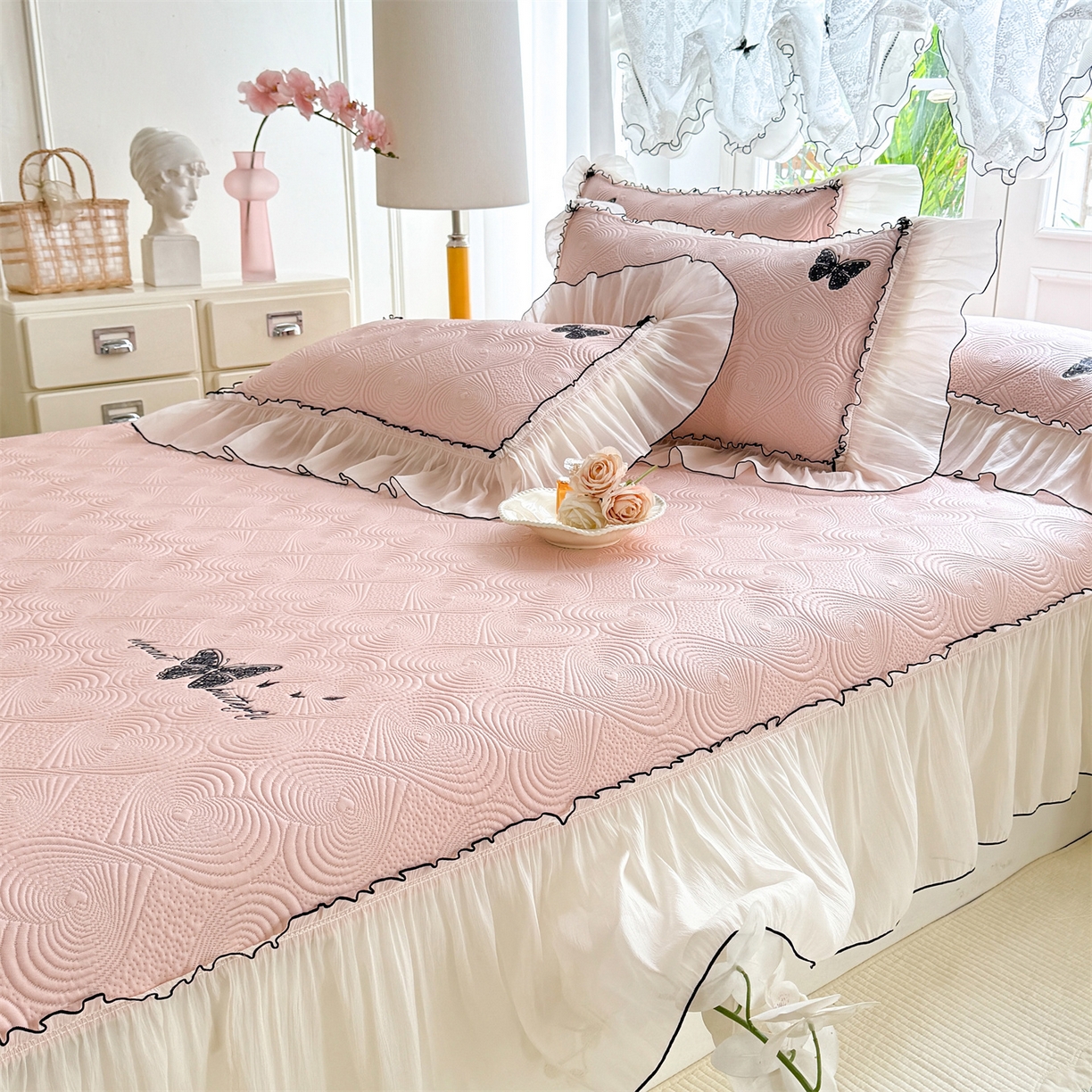 91家纺网 家纺一手货源 找家纺 优贝家纺 2026新款-高克重PE聚乙中分子提花刺绣法式花边复合凉感软席 蝶恋-蜜桃粉