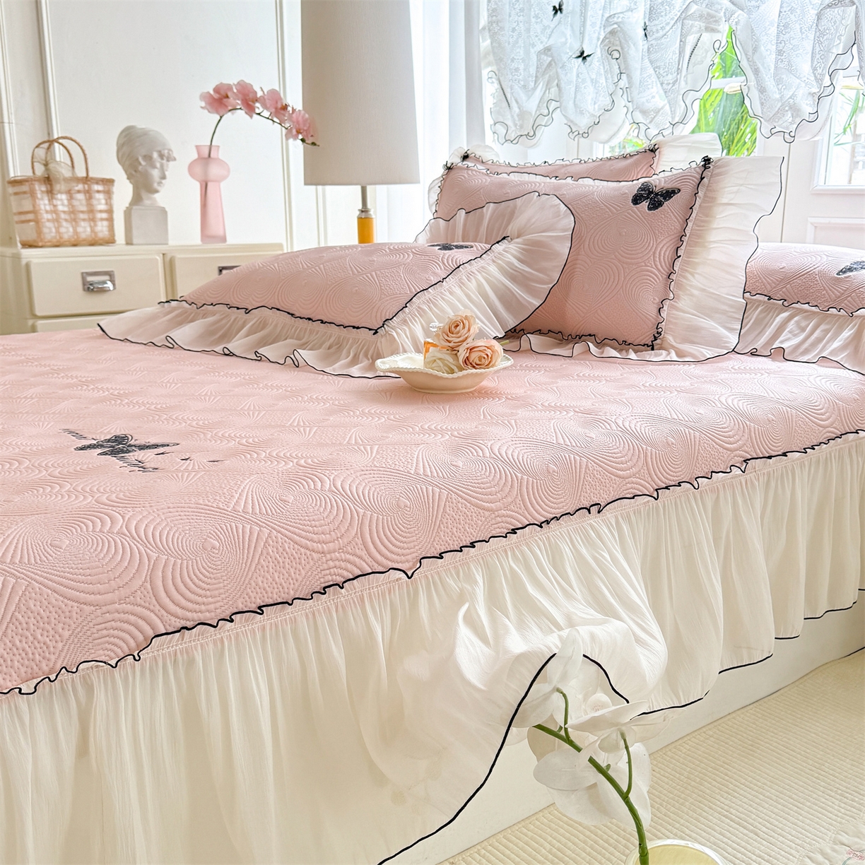 91家纺网 家纺一手货源 找家纺 优贝家纺 2026新款-高克重PE聚乙中分子提花刺绣法式花边复合凉感软席 蝶恋-蜜桃粉