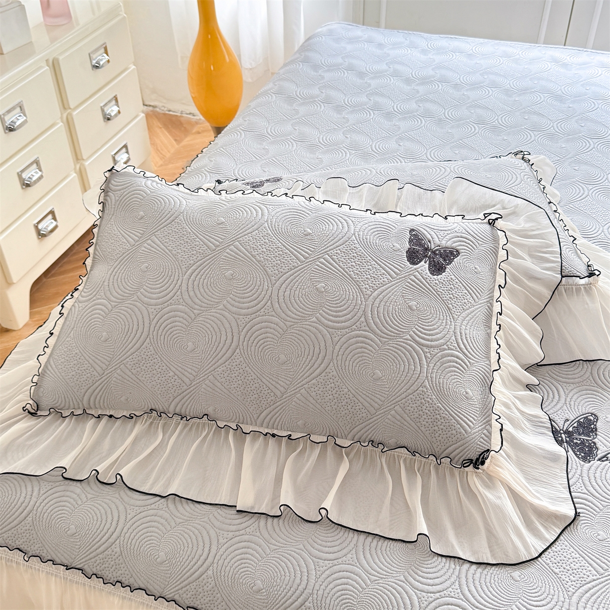 91家纺网 家纺一手货源 找家纺 优贝家纺 2026新款-高克重PE聚乙中分子提花刺绣法式花边复合凉感软席 蝶恋-绅士灰