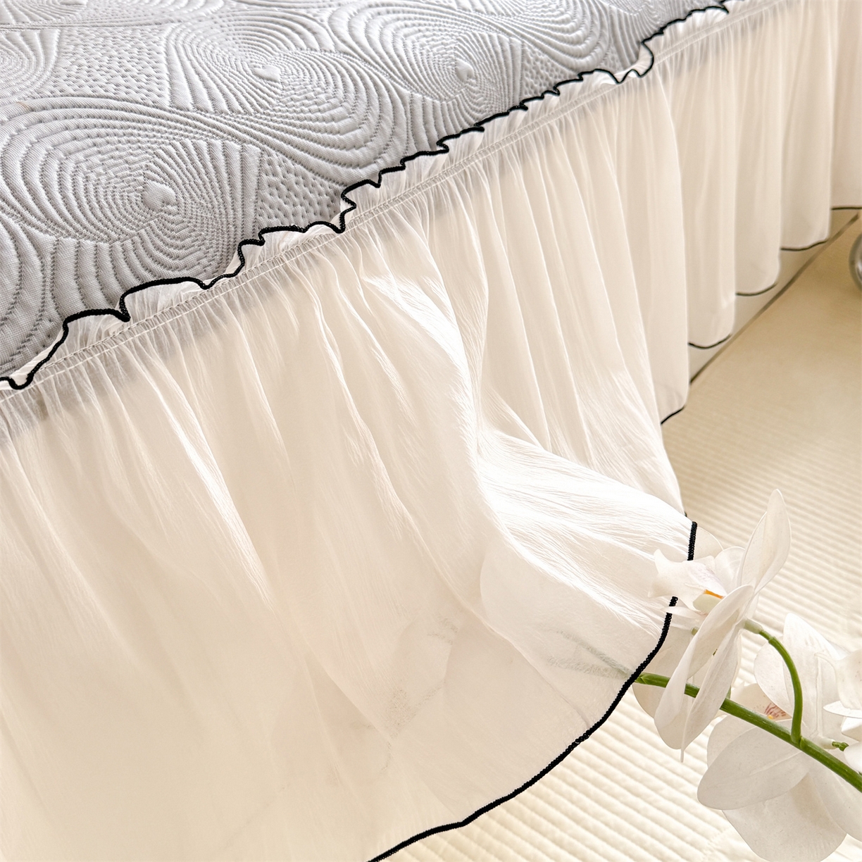 91家纺网 家纺一手货源 找家纺 优贝家纺 2026新款-高克重PE聚乙中分子提花刺绣法式花边复合凉感软席 蝶恋-绅士灰