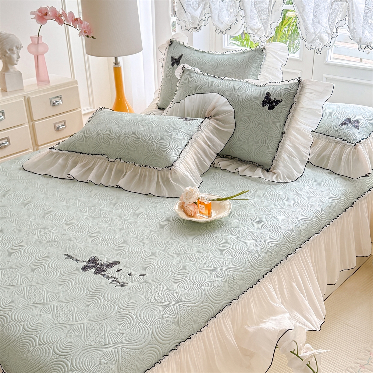 91家纺网 家纺一手货源 找家纺 绒棉世家 2026新款-高克重PE聚乙中分子提花刺绣法式花边复合凉感软席 蝶恋-湖水绿