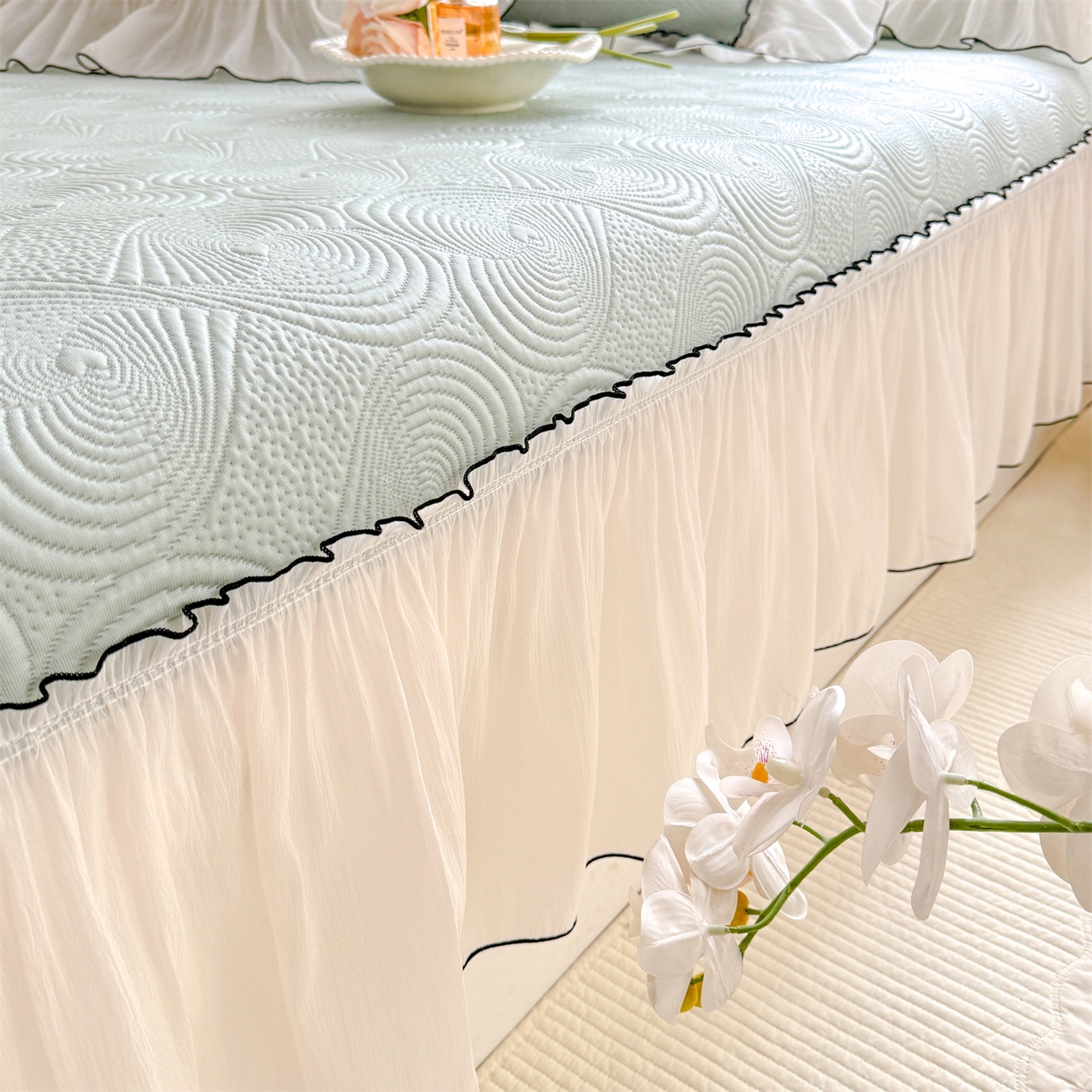 91家纺网 家纺一手货源 找家纺 绒棉世家 2026新款-高克重PE聚乙中分子提花刺绣法式花边复合凉感软席 蝶恋-湖水绿