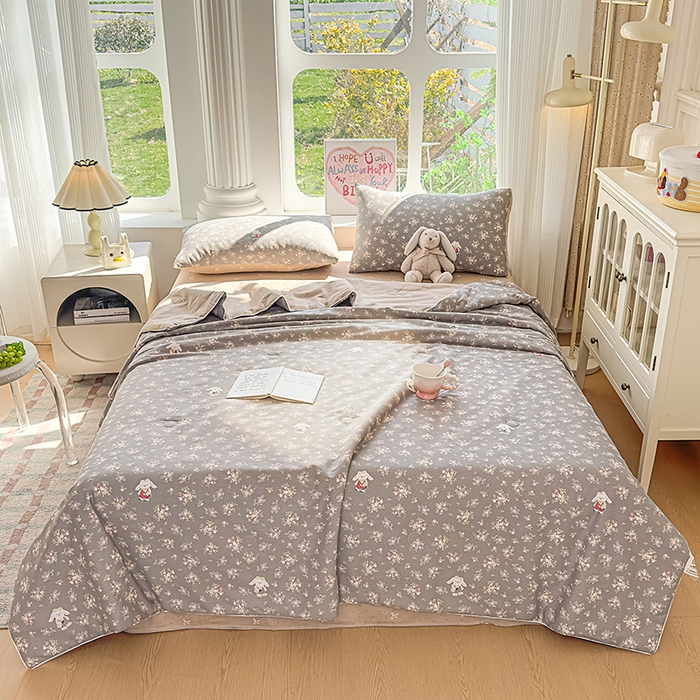 91家纺网 家纺一手货源 找家纺 金喜 2026新款100%里外全棉夏被夏被四件套 花间采趣-咖