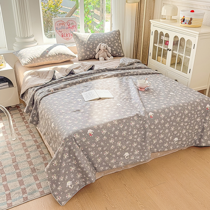 91家纺网 家纺一手货源 找家纺 金喜 2026新款100%里外全棉夏被夏被四件套 花间采趣-咖