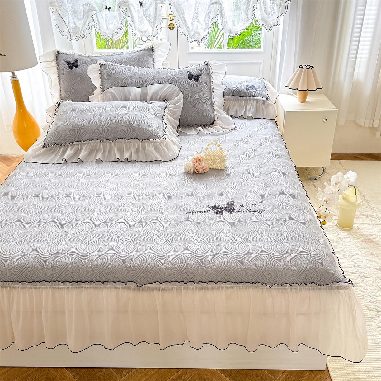 91家纺网 家纺一手货源 找家纺 绒棉世家 2026新款-高克重PE聚乙中分子提花刺绣法式花边复合凉感软席 蝶恋-绅士灰