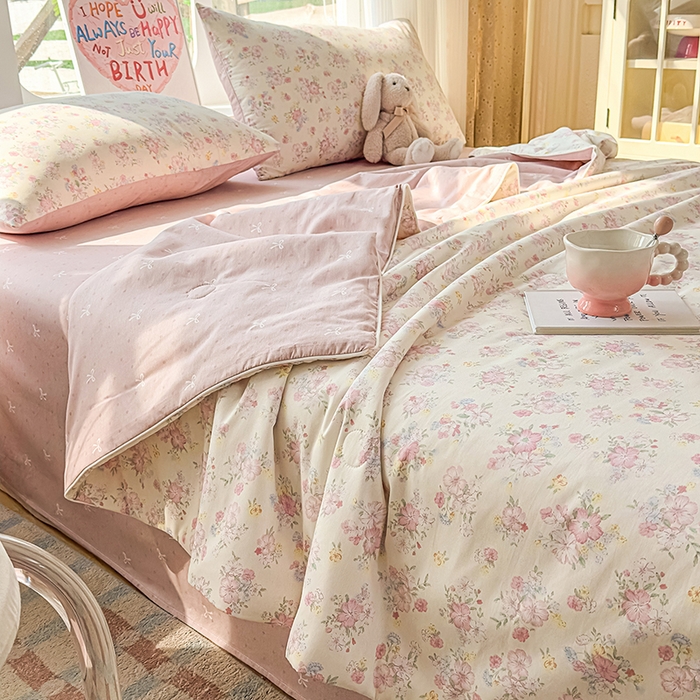 91家纺网 家纺一手货源 找家纺 金喜 2026新款100%里外全棉夏被夏被四件套 洛琳-粉