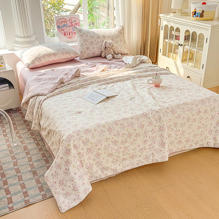 91家纺网 家纺一手货源 找家纺 金喜 2026新款100%里外全棉夏被夏被四件套 洛琳-粉