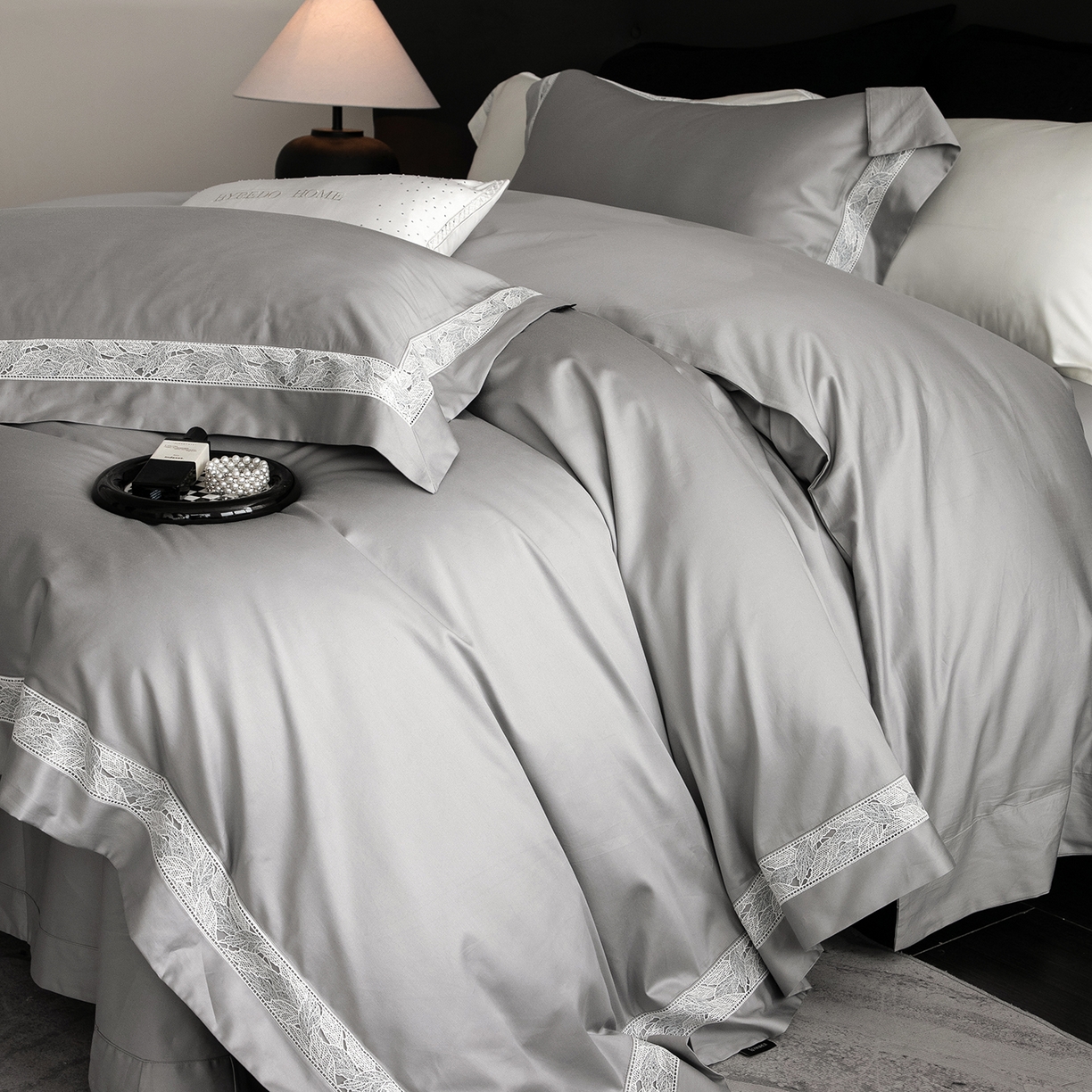 91家纺网 家纺一手货源 找家纺 蕾诺家纺 2026秋冬新品100支高定100S全棉四件套 棉森蔓-高级灰