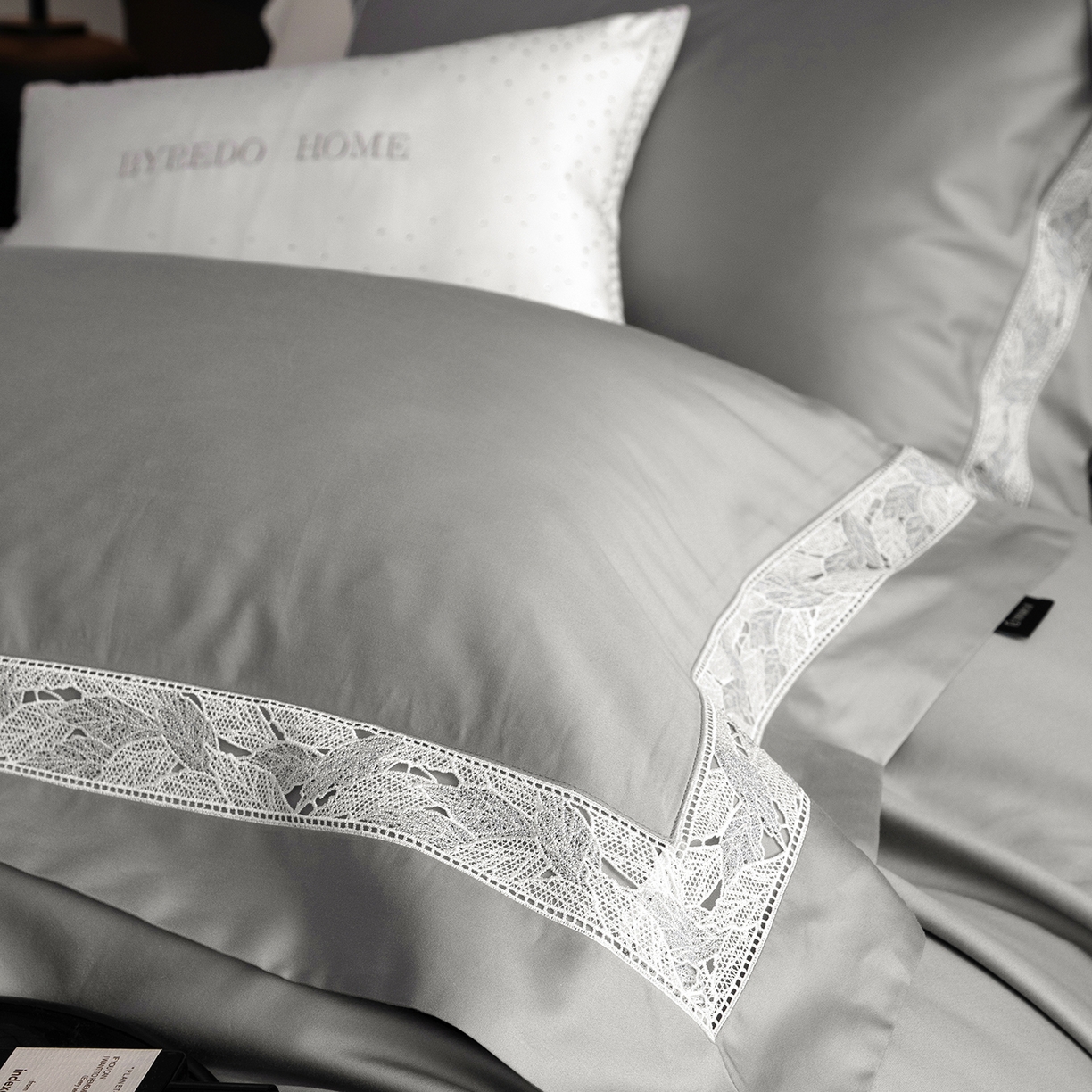 91家纺网 家纺一手货源 找家纺 蕾诺家纺 2026秋冬新品100支高定100S全棉四件套 棉森蔓-高级灰