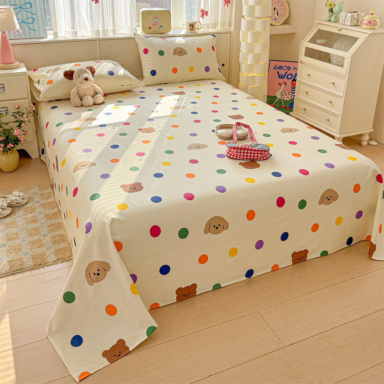 91家纺网 家纺一手货源 找家纺 名兮家居 2026新款全棉A类卡通简约时尚老粗布床单 彩色点点熊