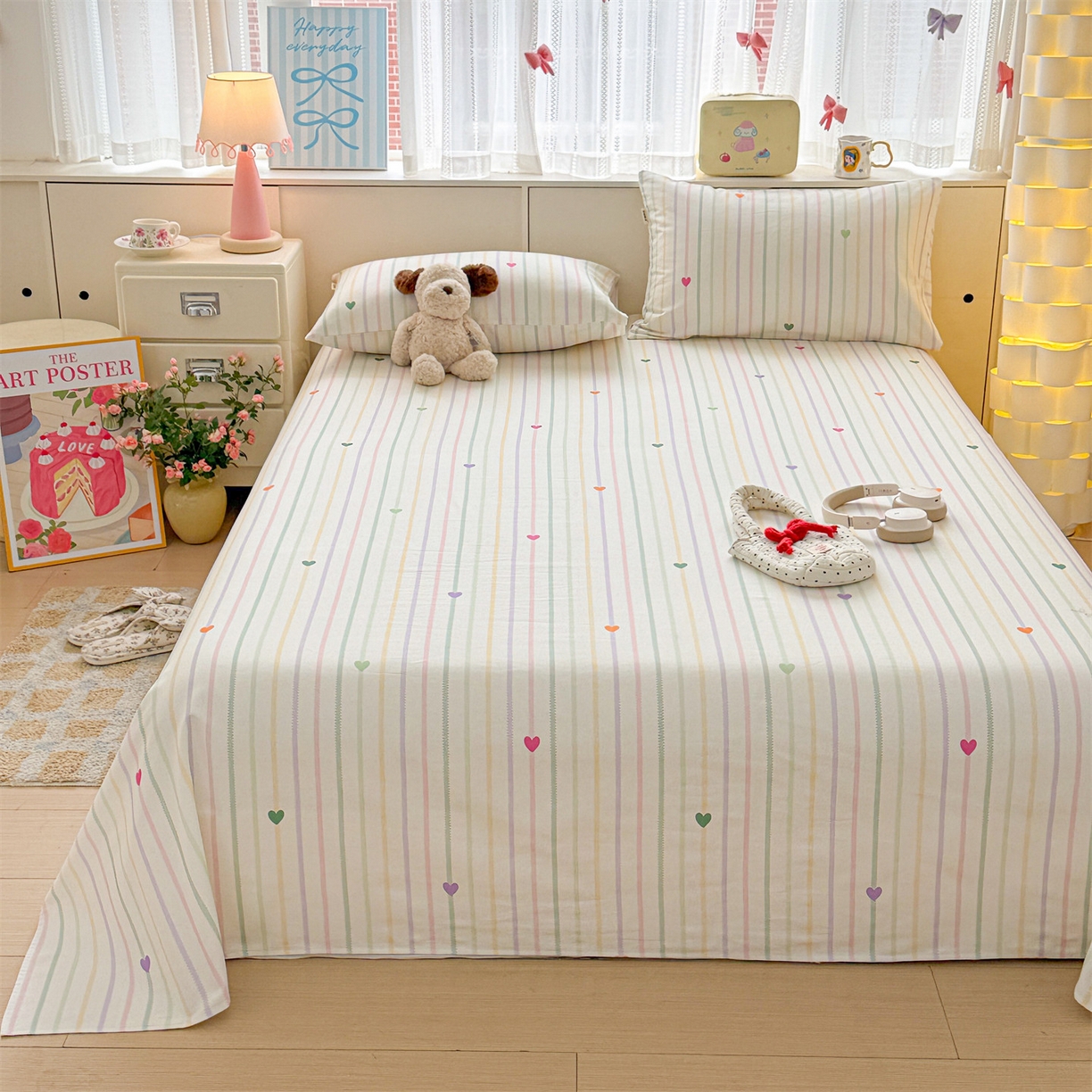 91家纺网 家纺一手货源 找家纺 名兮家居 2026新款全棉A类卡通简约时尚老粗布床单 竖条小爱心