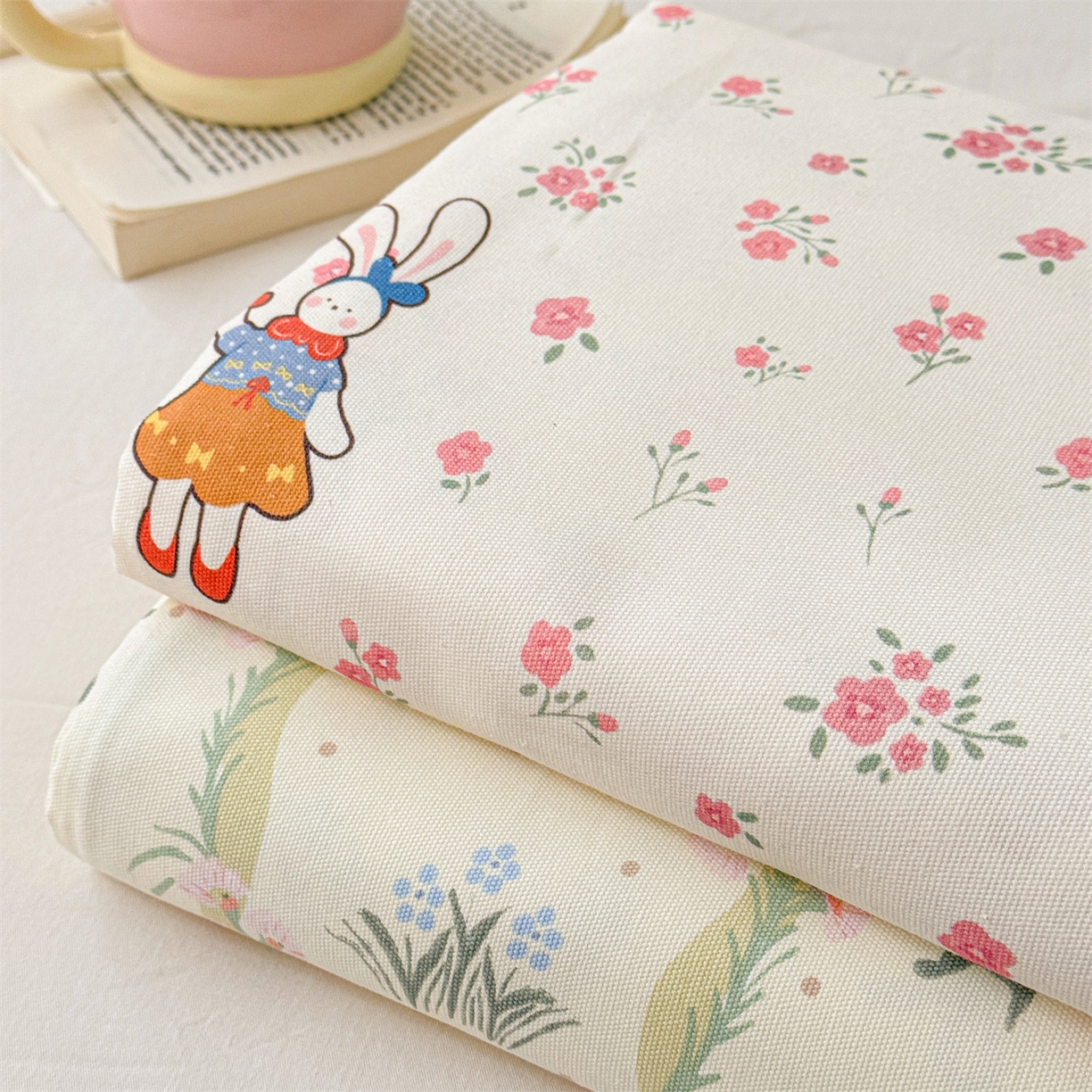 91家纺网 家纺一手货源 找家纺 名兮家居 2026新款全棉A类卡通简约时尚老粗布床单 花漾小兔