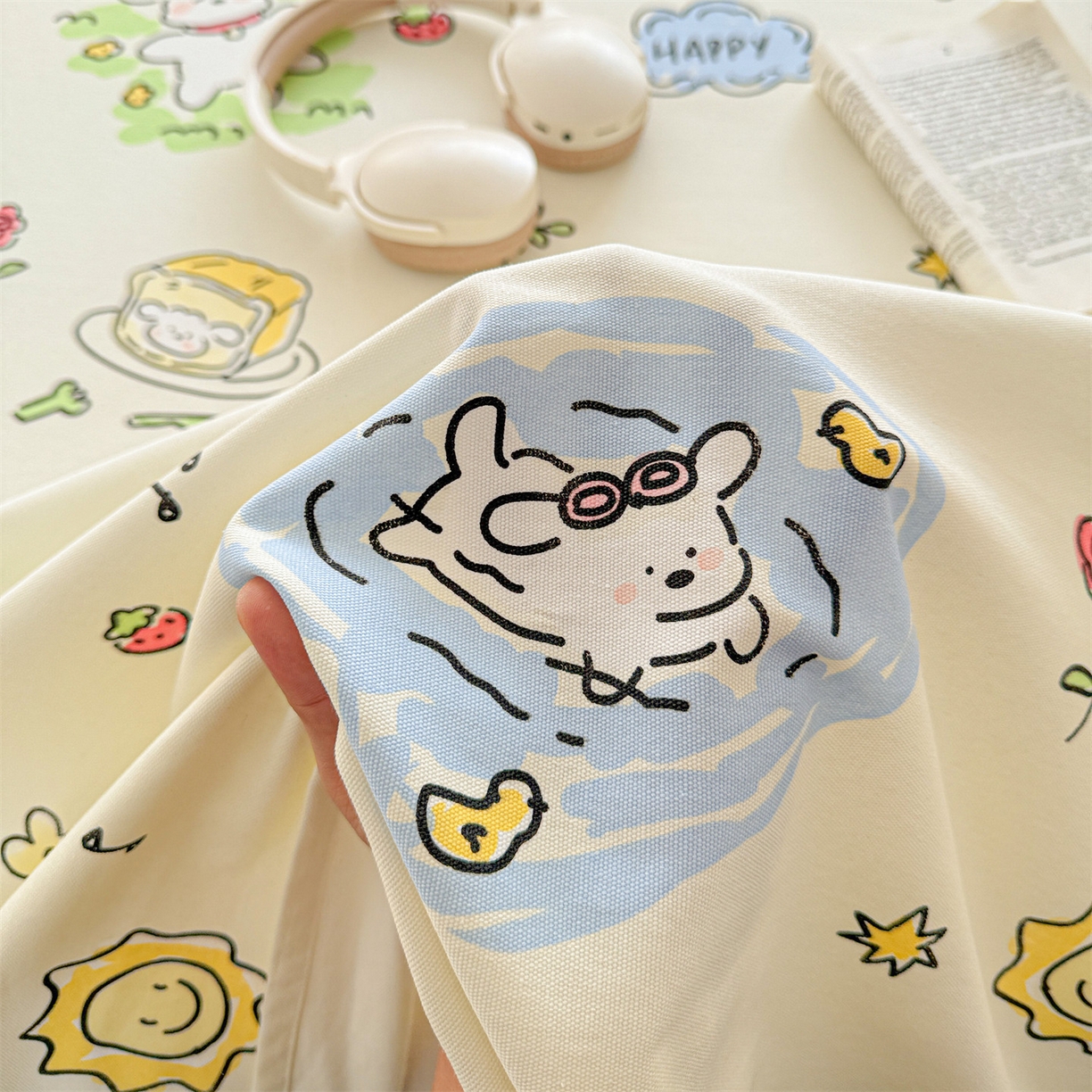 91家纺网 家纺一手货源 找家纺 名兮家居 2026新款全棉A类卡通简约时尚老粗布床单 休闲时光