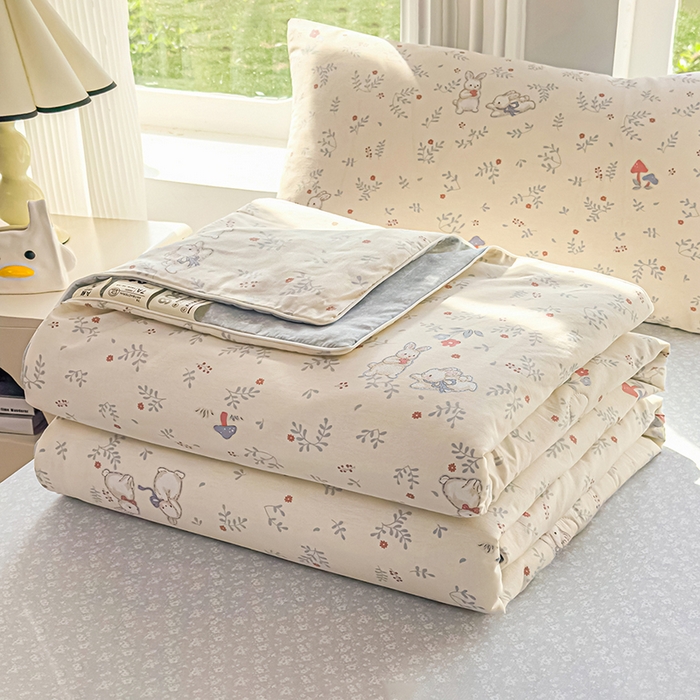 91家纺网 家纺一手货源 找家纺 金喜 2026新款100%里外全棉夏被夏被四件套 觅时光-兰