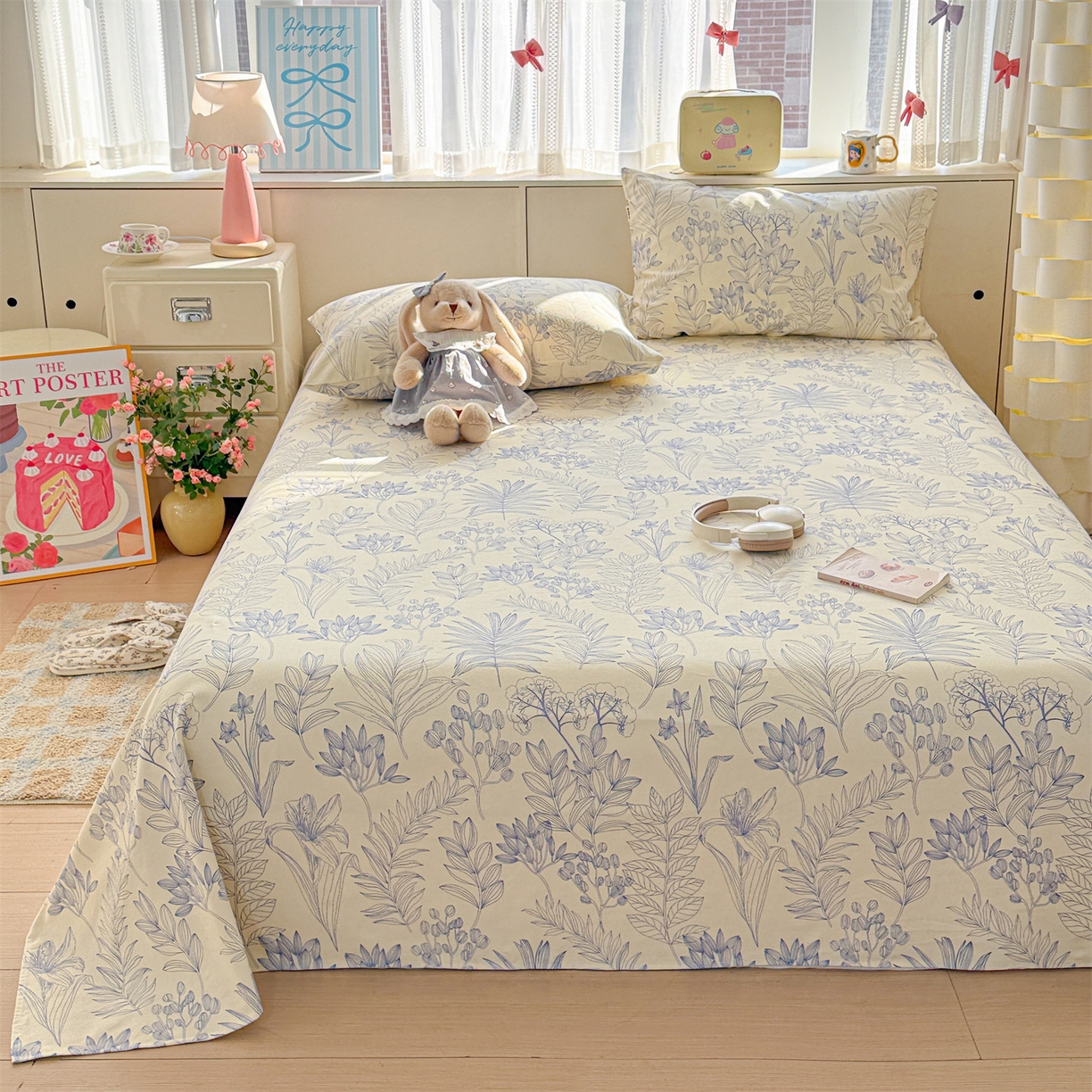 91家纺网 家纺一手货源 找家纺 名兮家居 2026新款全棉A类卡通简约时尚老粗布床单 繁花-蓝