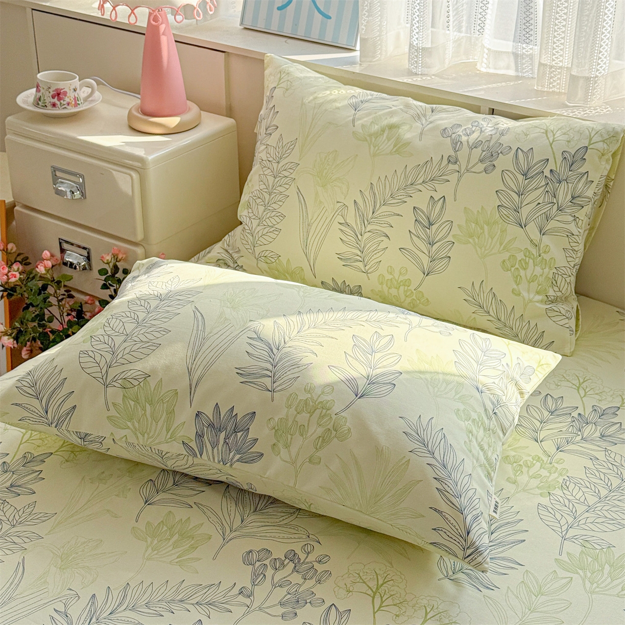 91家纺网 家纺一手货源 找家纺 名兮家居 2026新款全棉A类卡通简约时尚老粗布床单 繁花-绿