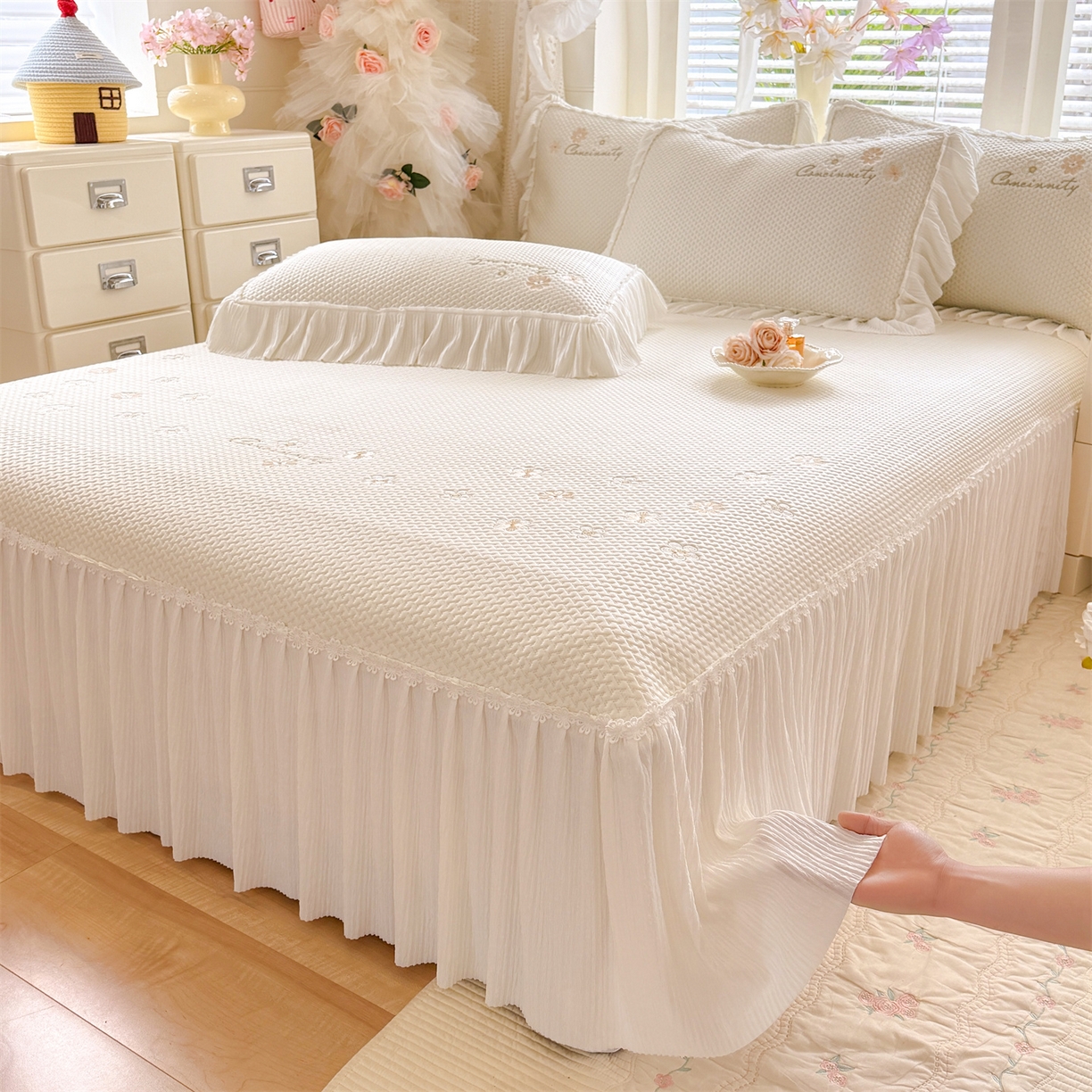 91家纺网 家纺一手货源 找家纺 （总）绒棉世家 2026新款-高克重PE聚乙中分子提花银丝缎刺绣法式花边复合凉感软席