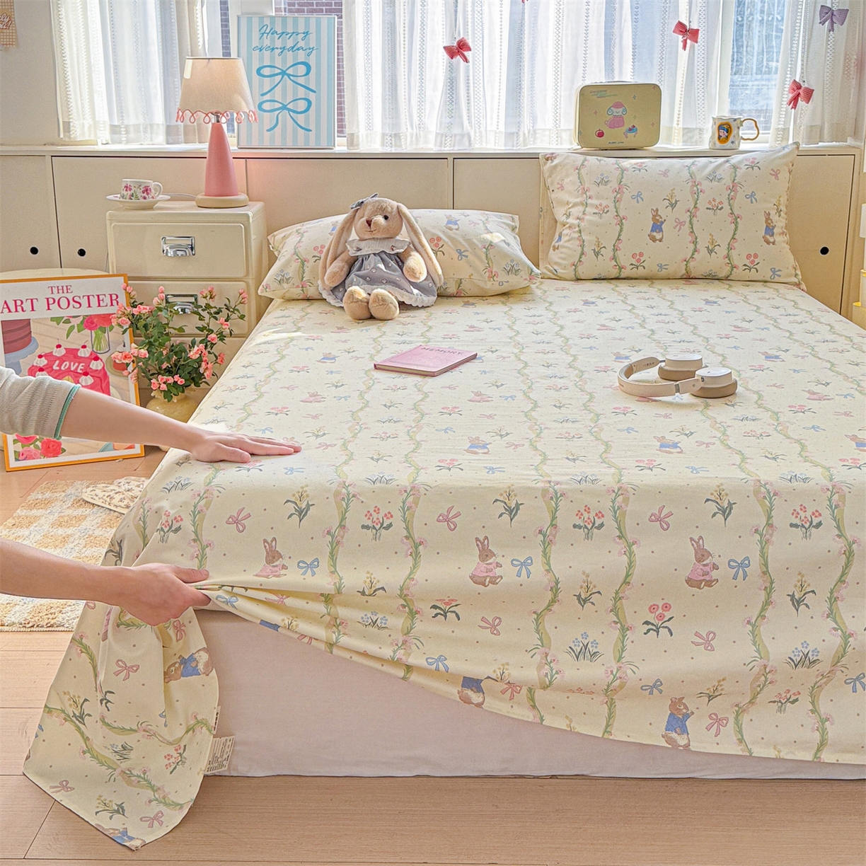 91家纺网 家纺一手货源 找家纺 名兮家居 2026新款全棉A类卡通简约时尚老粗布床单 藤蔓兔