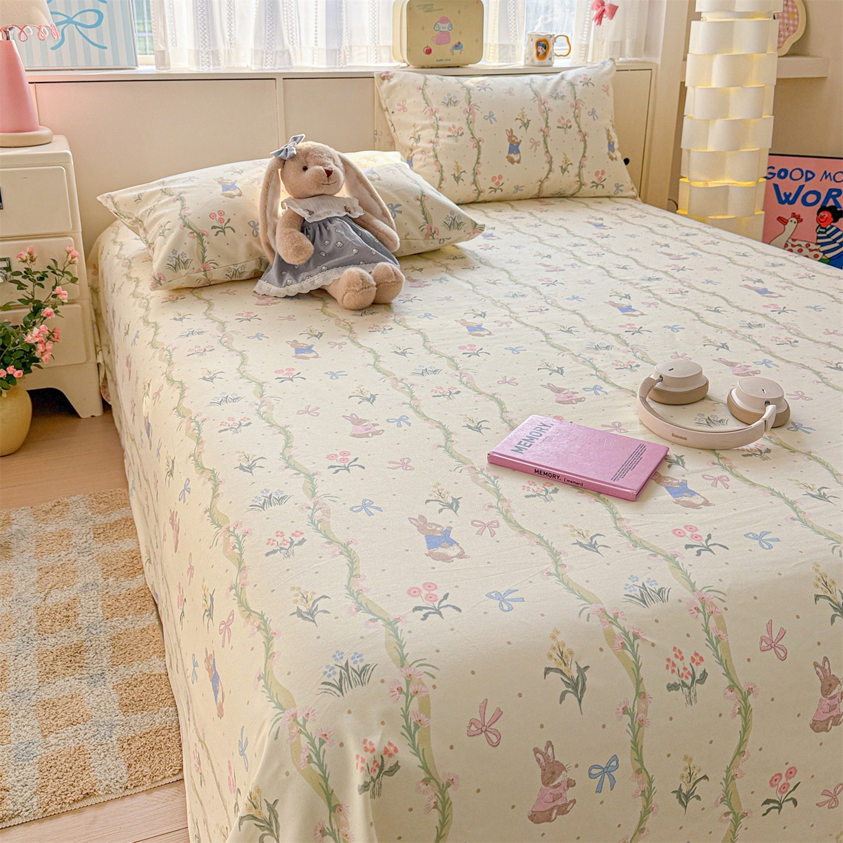 91家纺网 家纺一手货源 找家纺 名兮家居 2026新款全棉A类卡通简约时尚老粗布床单 藤蔓兔