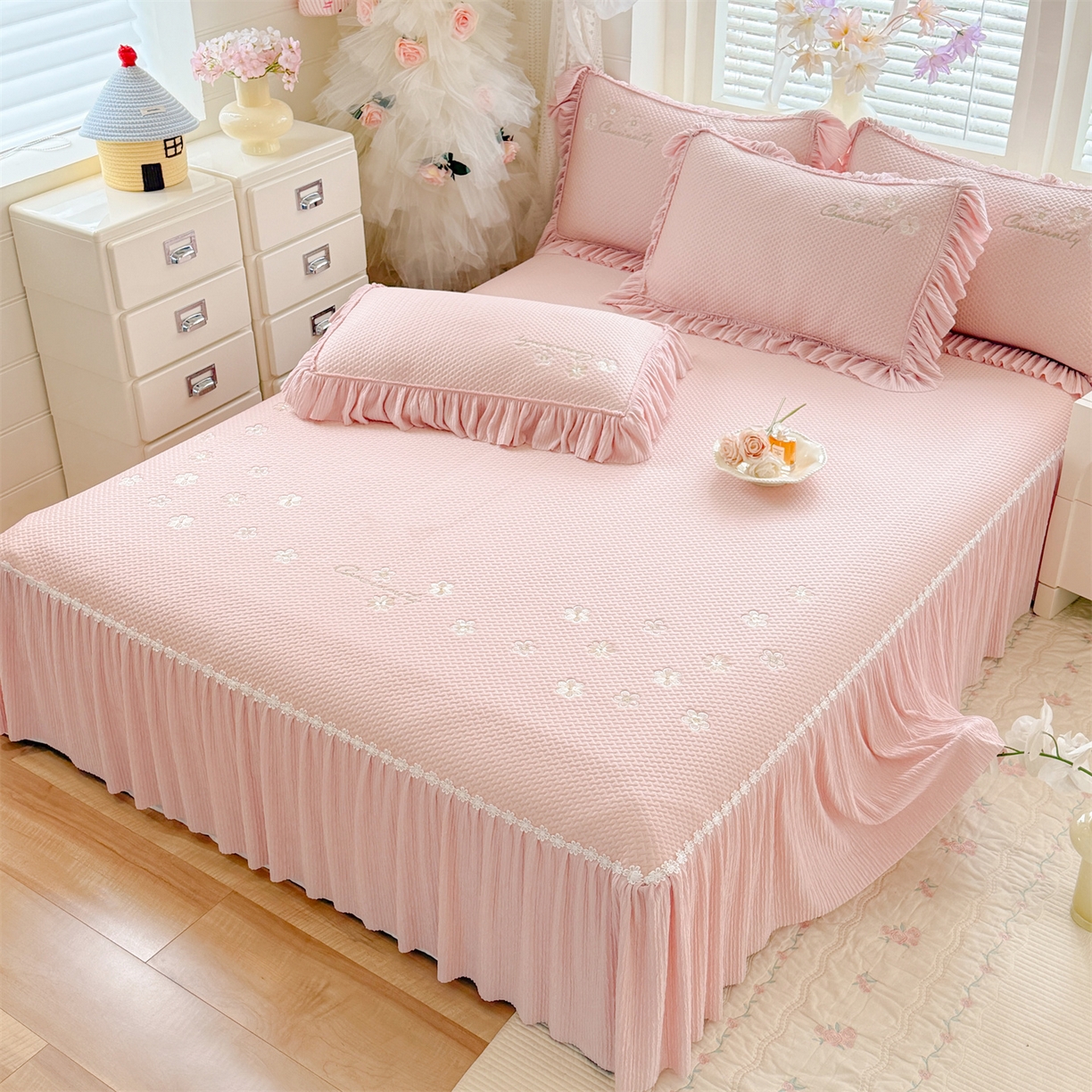 绒棉世家 2026新款-高克重PE聚乙中分子提花银丝缎刺绣法式花边复合凉感软席 花信-粉玉