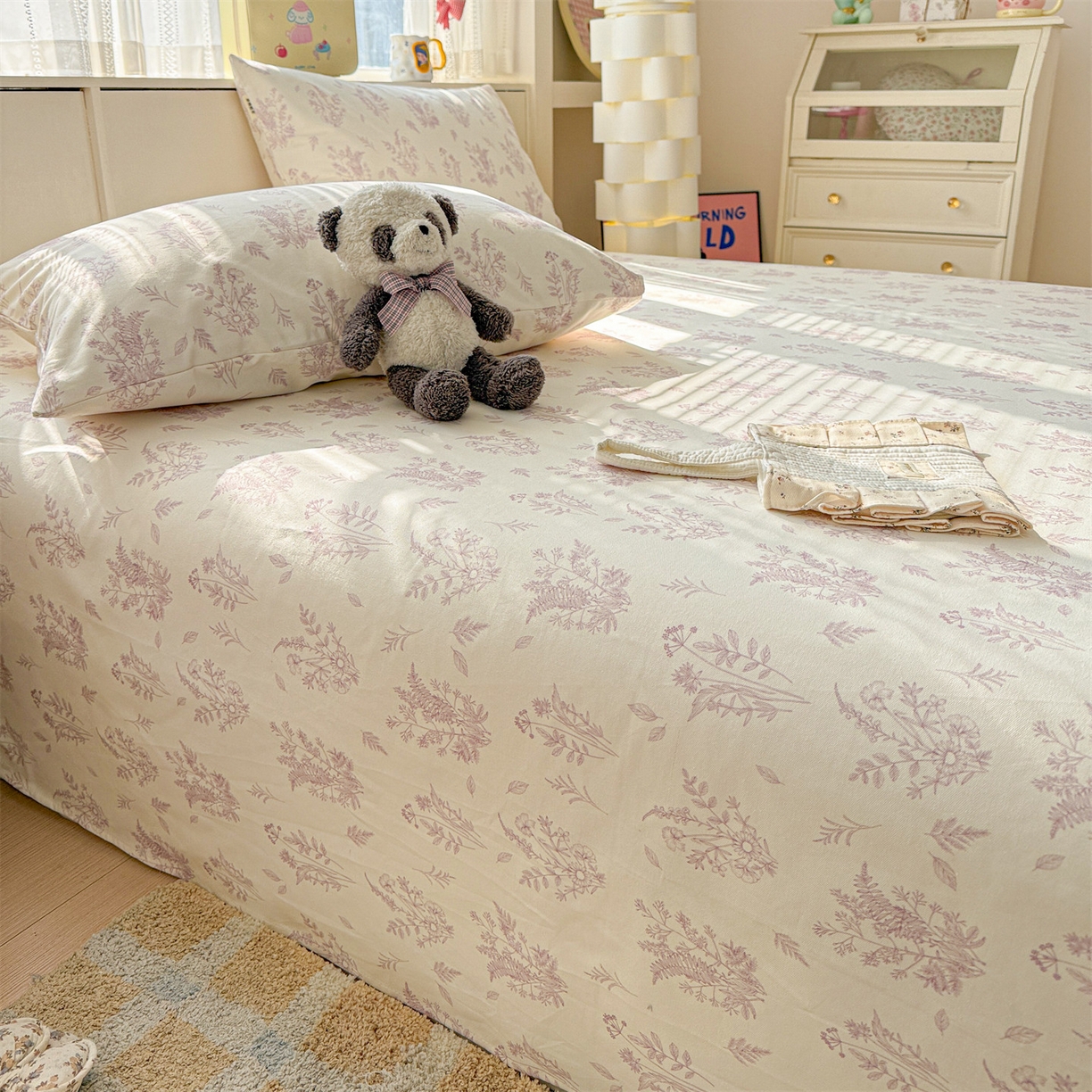 91家纺网 家纺一手货源 找家纺 名兮家居 2026新款全棉A类卡通简约时尚老粗布床单 紫雾