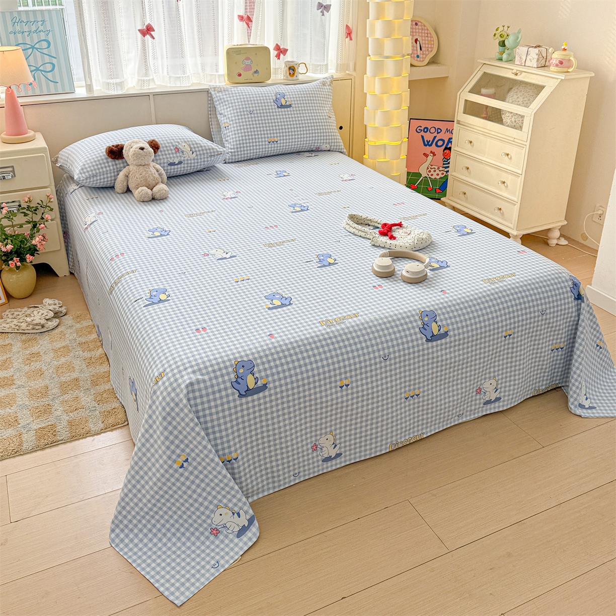 91家纺网 家纺一手货源 找家纺 名兮家居 2026新款全棉A类卡通简约时尚老粗布床单 蓝格龙宝