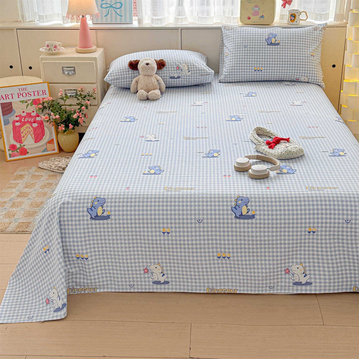 91家纺网 家纺一手货源 找家纺 名兮家居 2026新款全棉A类卡通简约时尚老粗布床单 蓝格龙宝