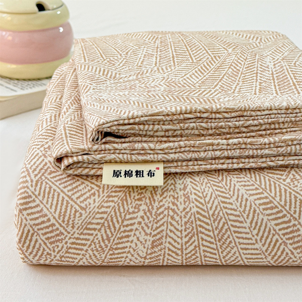 91家纺网 家纺一手货源 找家纺 名兮家居 2026新款全棉A类卡通简约时尚老粗布床单 麦浪织纹