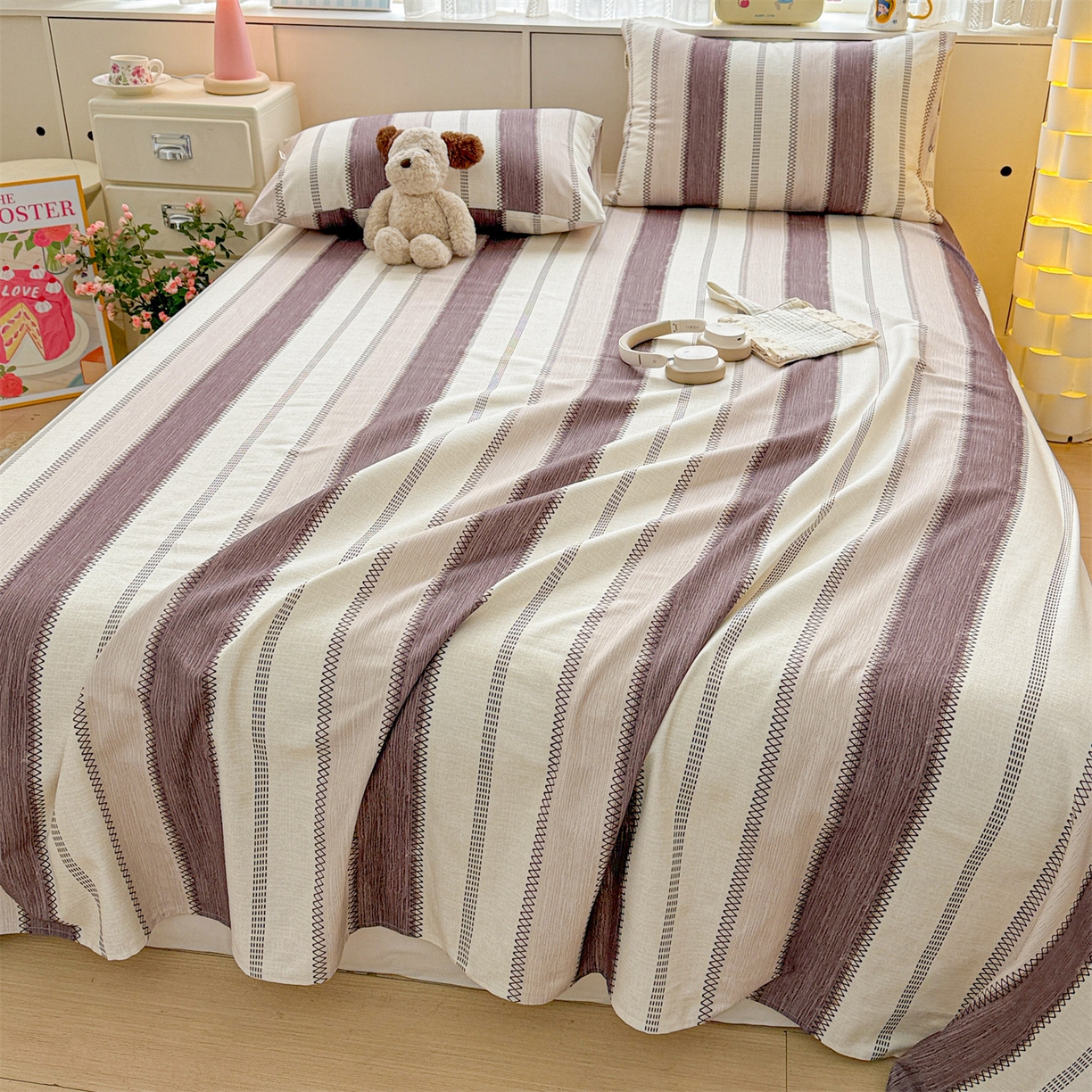 91家纺网 家纺一手货源 找家纺 名兮家居 2026新款全棉A类卡通简约时尚老粗布床单 竖条咖