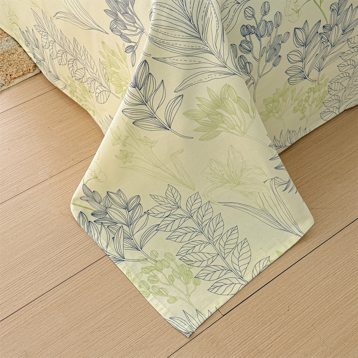 91家纺网 家纺一手货源 找家纺 名兮家居 2026新款全棉A类卡通简约时尚老粗布床单 繁花-绿