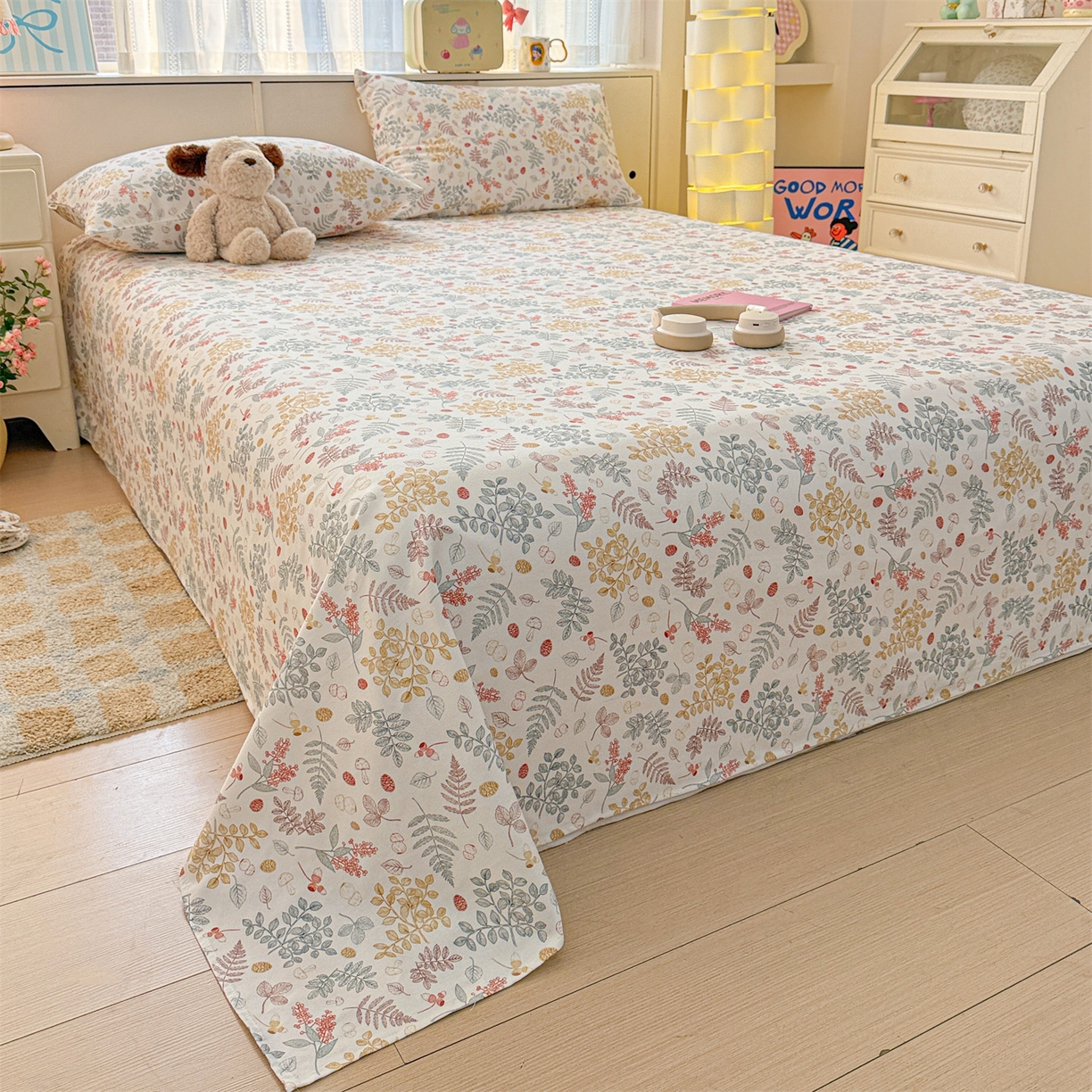 91家纺网 家纺一手货源 找家纺 名兮家居 2026新款全棉A类卡通简约时尚老粗布床单 叶语红果