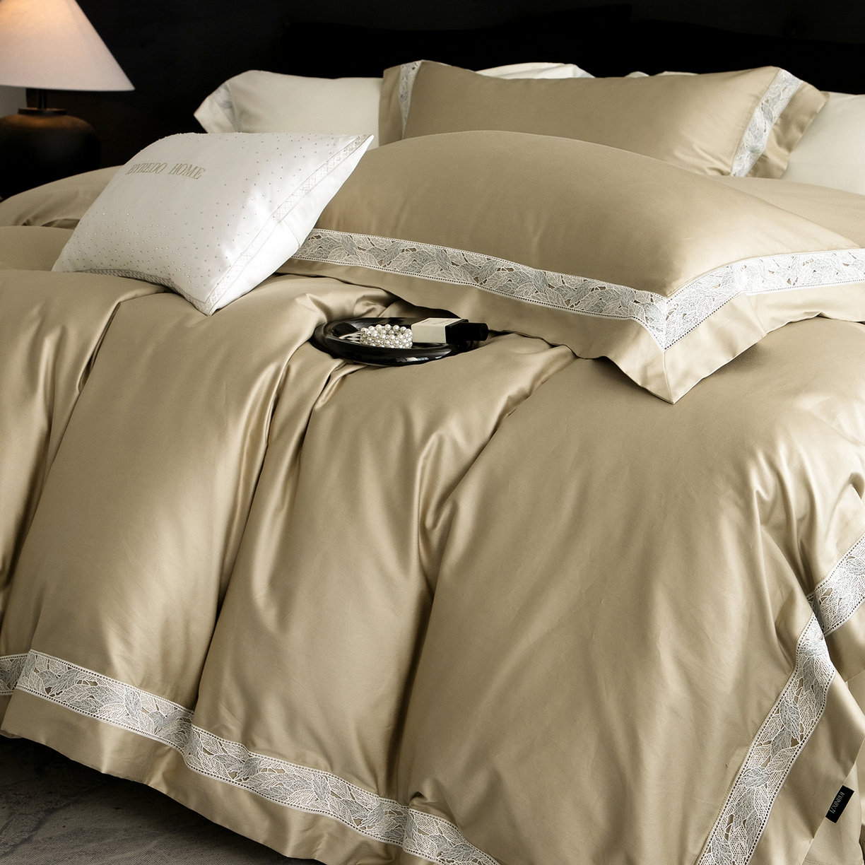 91家纺网 家纺一手货源 找家纺 蕾诺家纺 2026秋冬新品100支高定100S全棉四件套 棉森蔓-灰湖绿