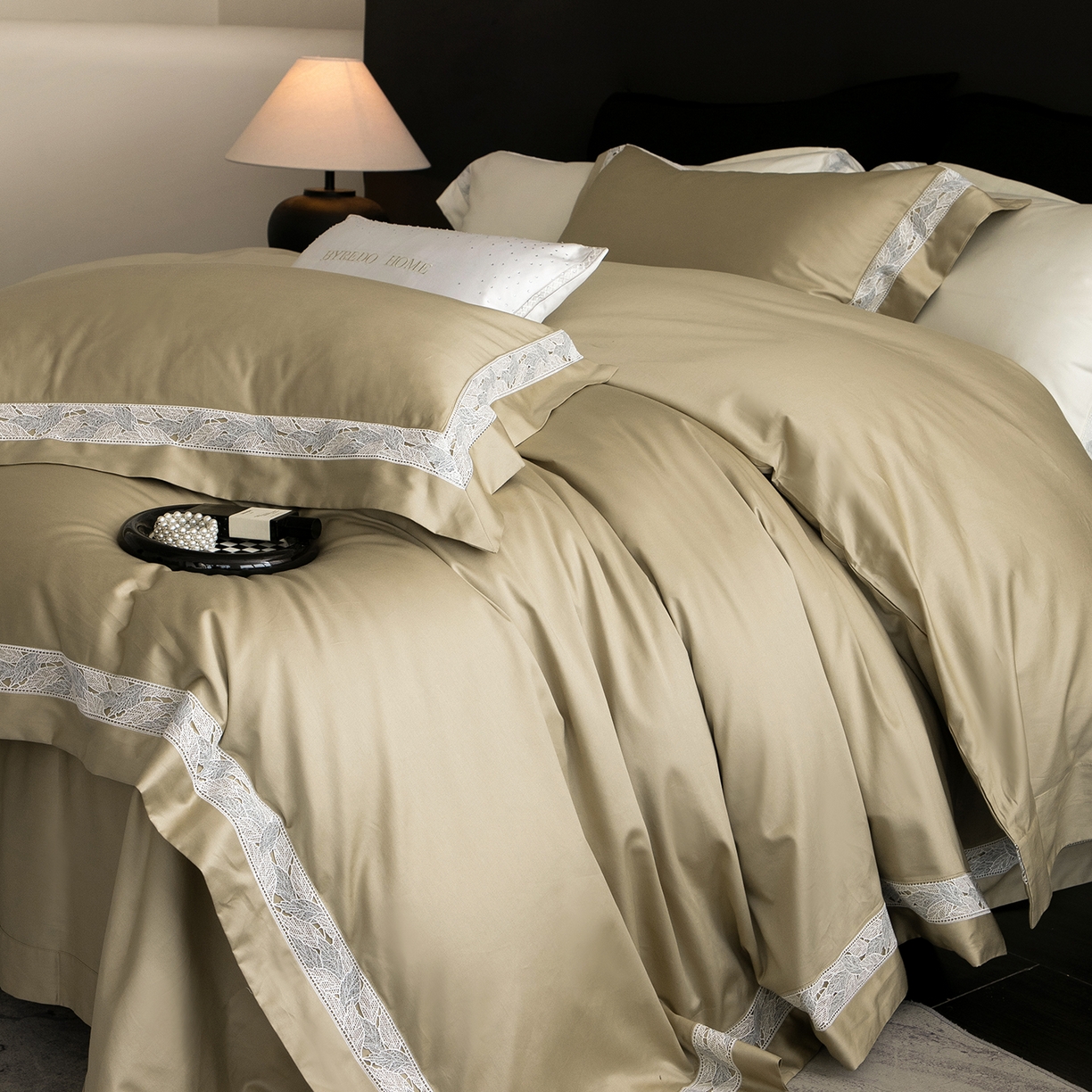 91家纺网 家纺一手货源 找家纺 蕾诺家纺 2026秋冬新品100支高定100S全棉四件套 棉森蔓-灰湖绿